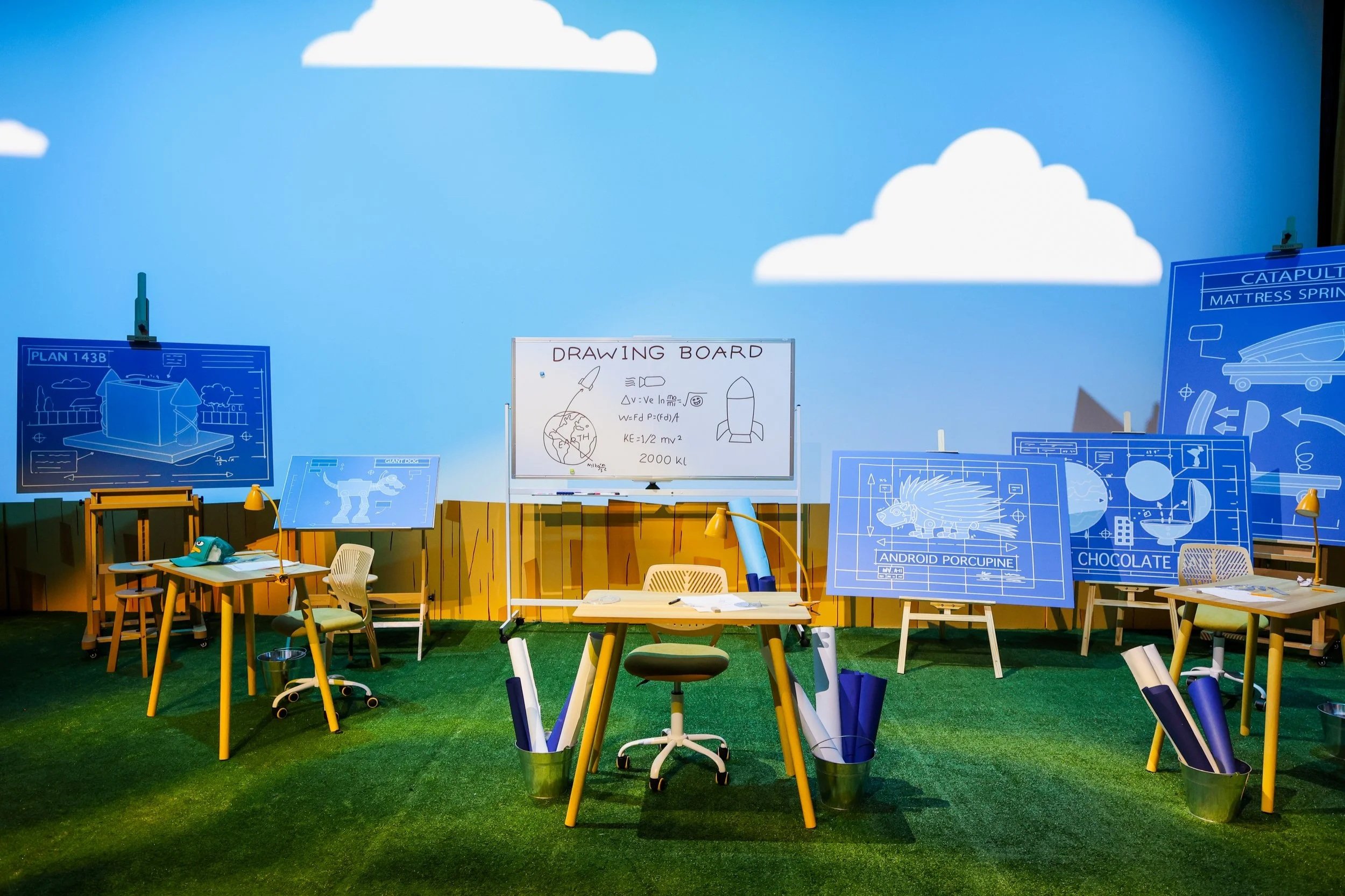 LC_PhineasFerb053125-129.jpg
