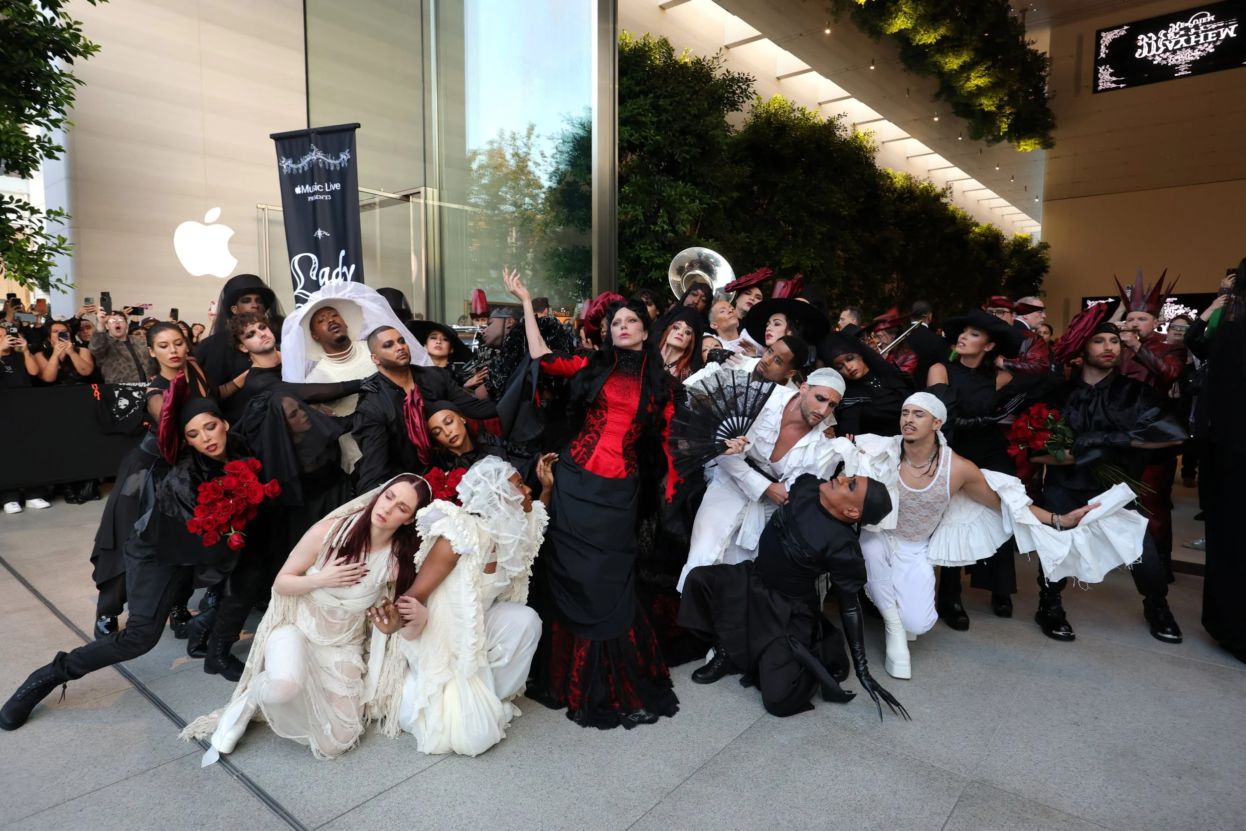 Lady Gaga 2276326744.jpg