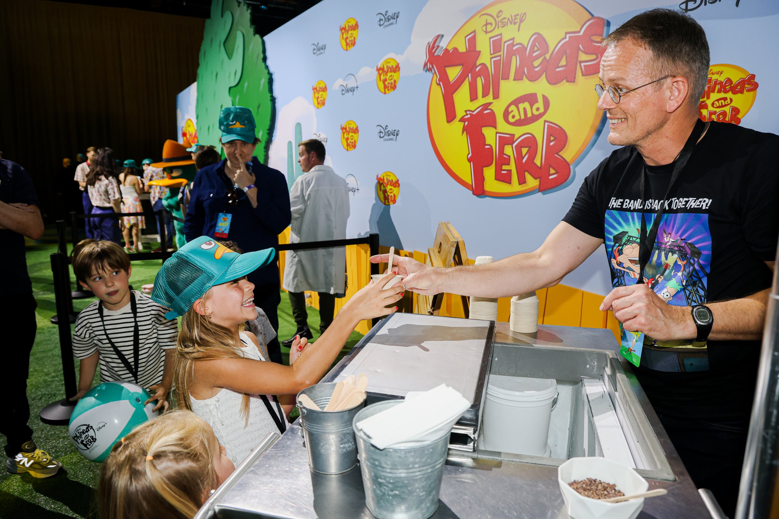 LC_PhineasFerb053125-199.jpg