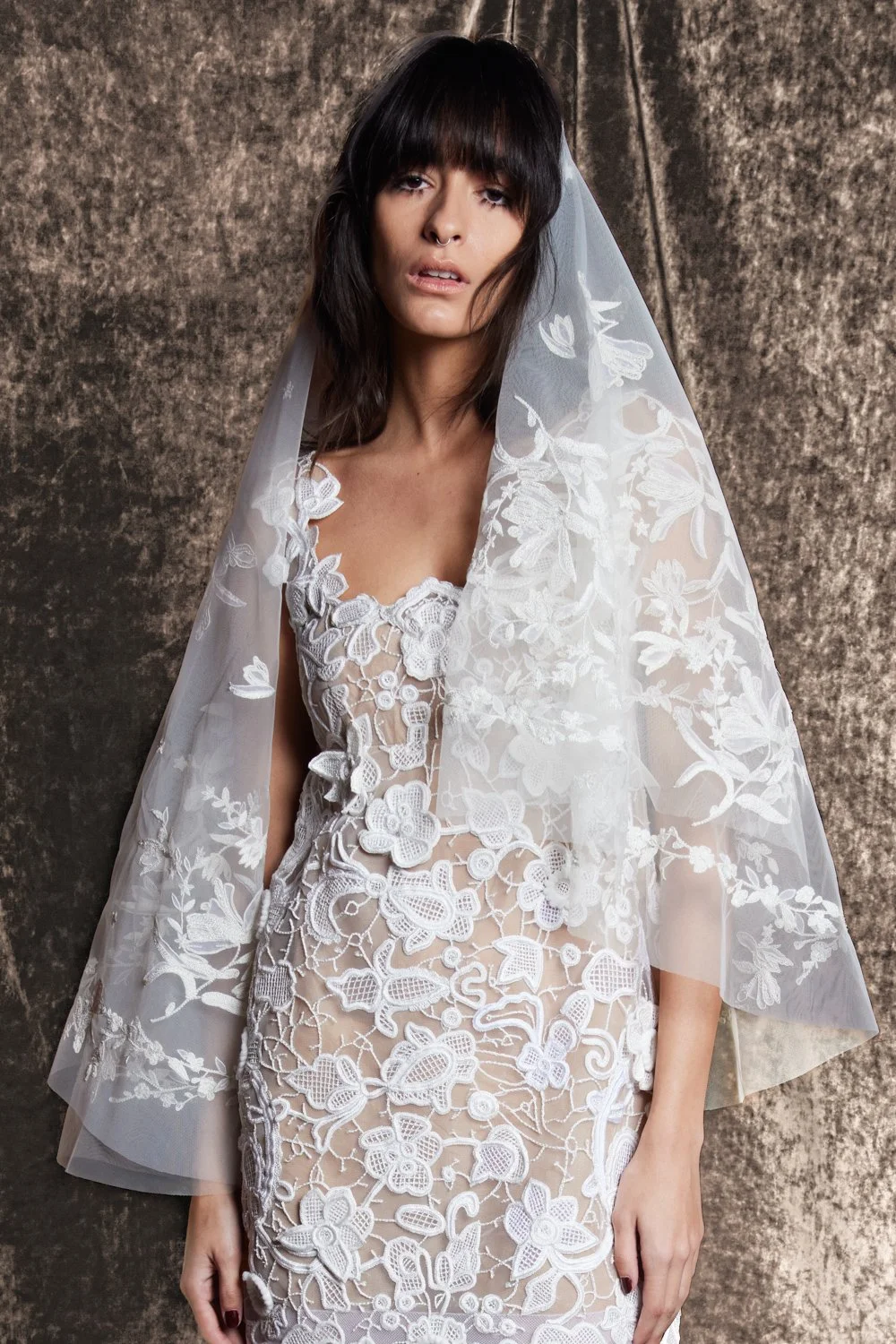 CHANTILLY LACE VEIL