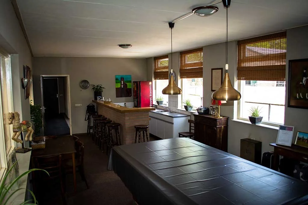 Dressuurstal Oomen kantine