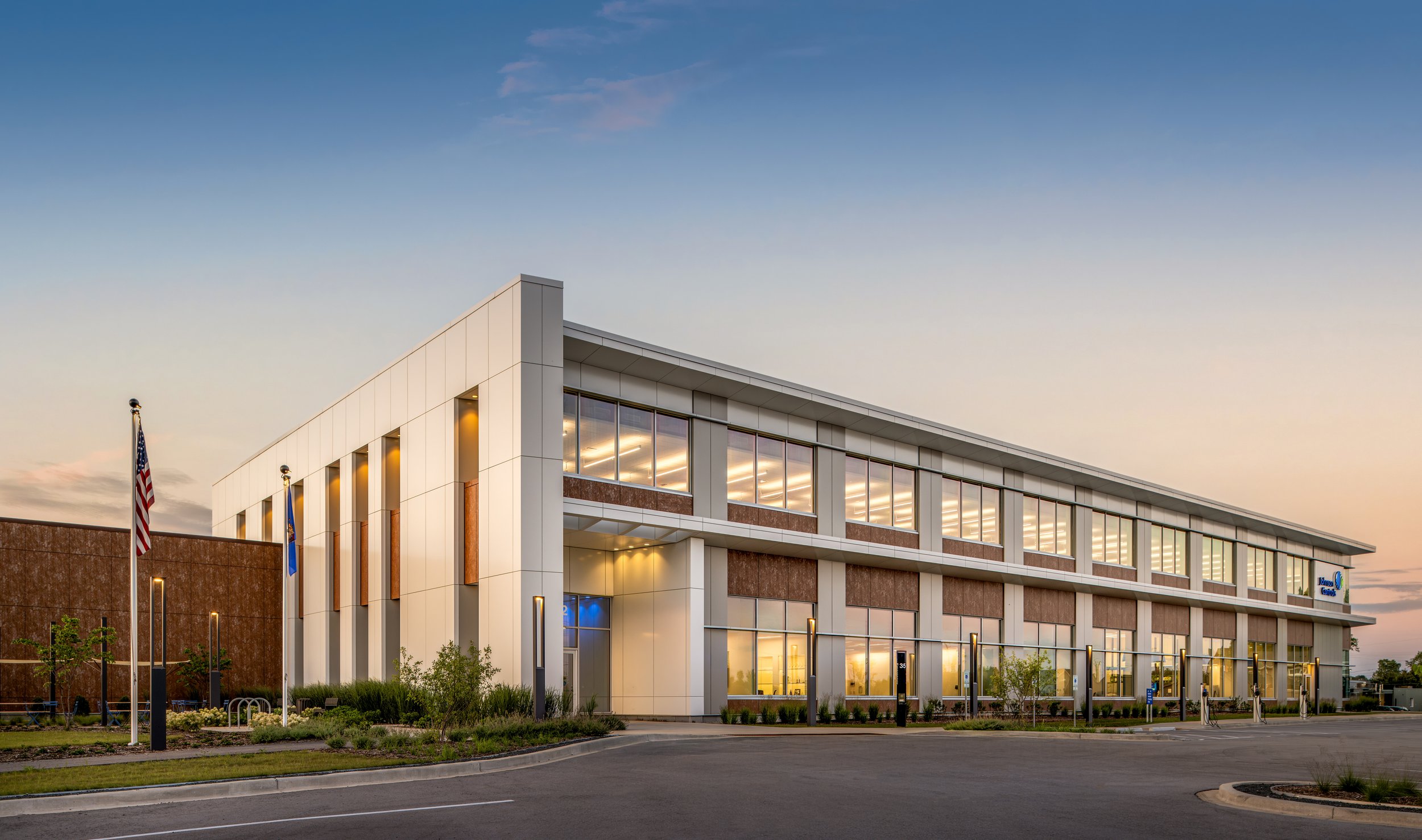 Syndicated Equities Johnson Controls Glendale DST