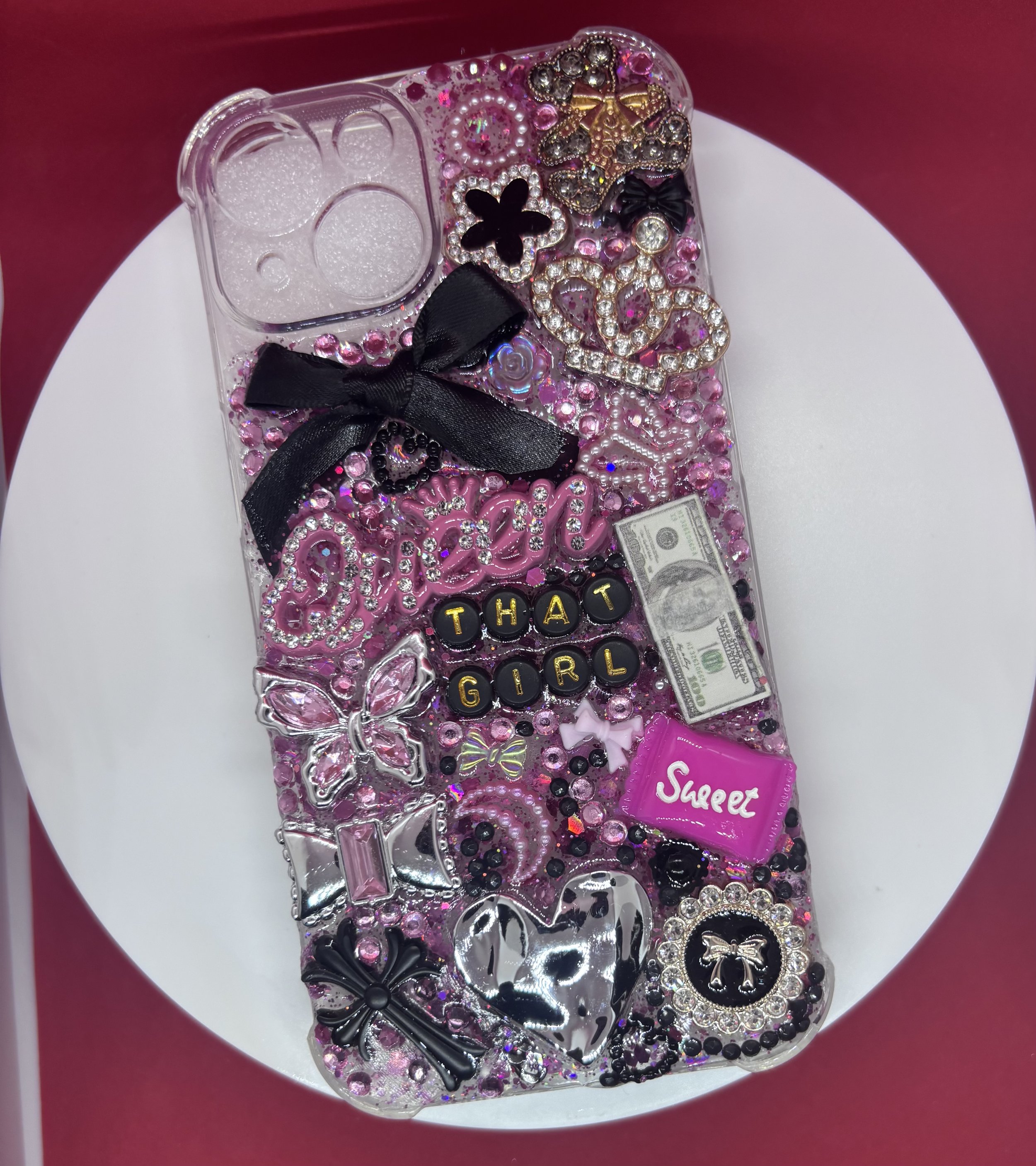 That Girl Glam Resin Art IPhone 14/15 Junk Case