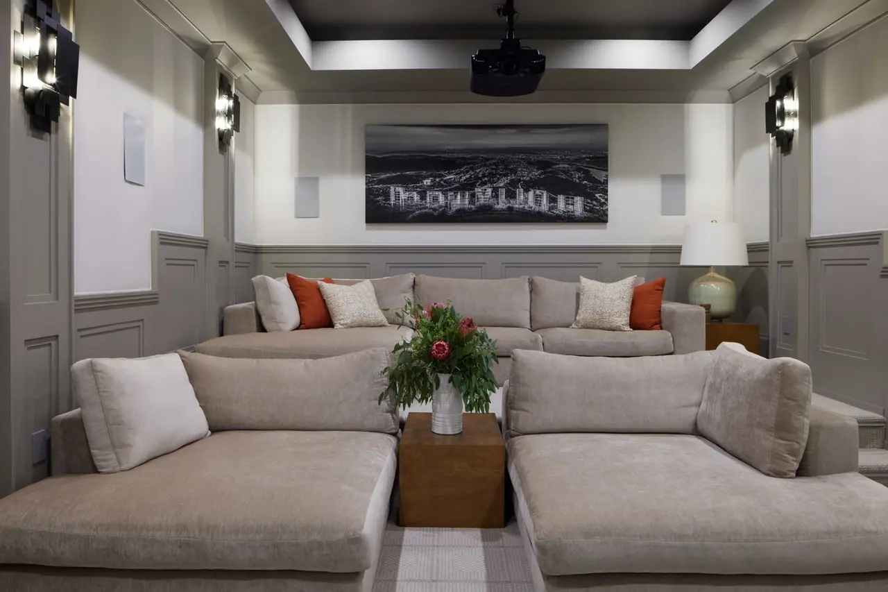 Los Angeles Living: Elevating Your Home with the Perfect Entertainment Room