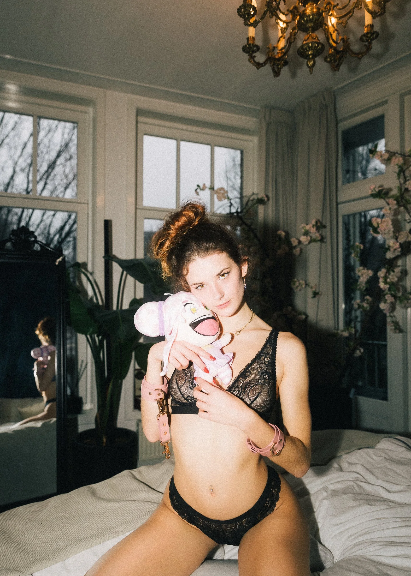 Isabella Kroon - Pavo Couture