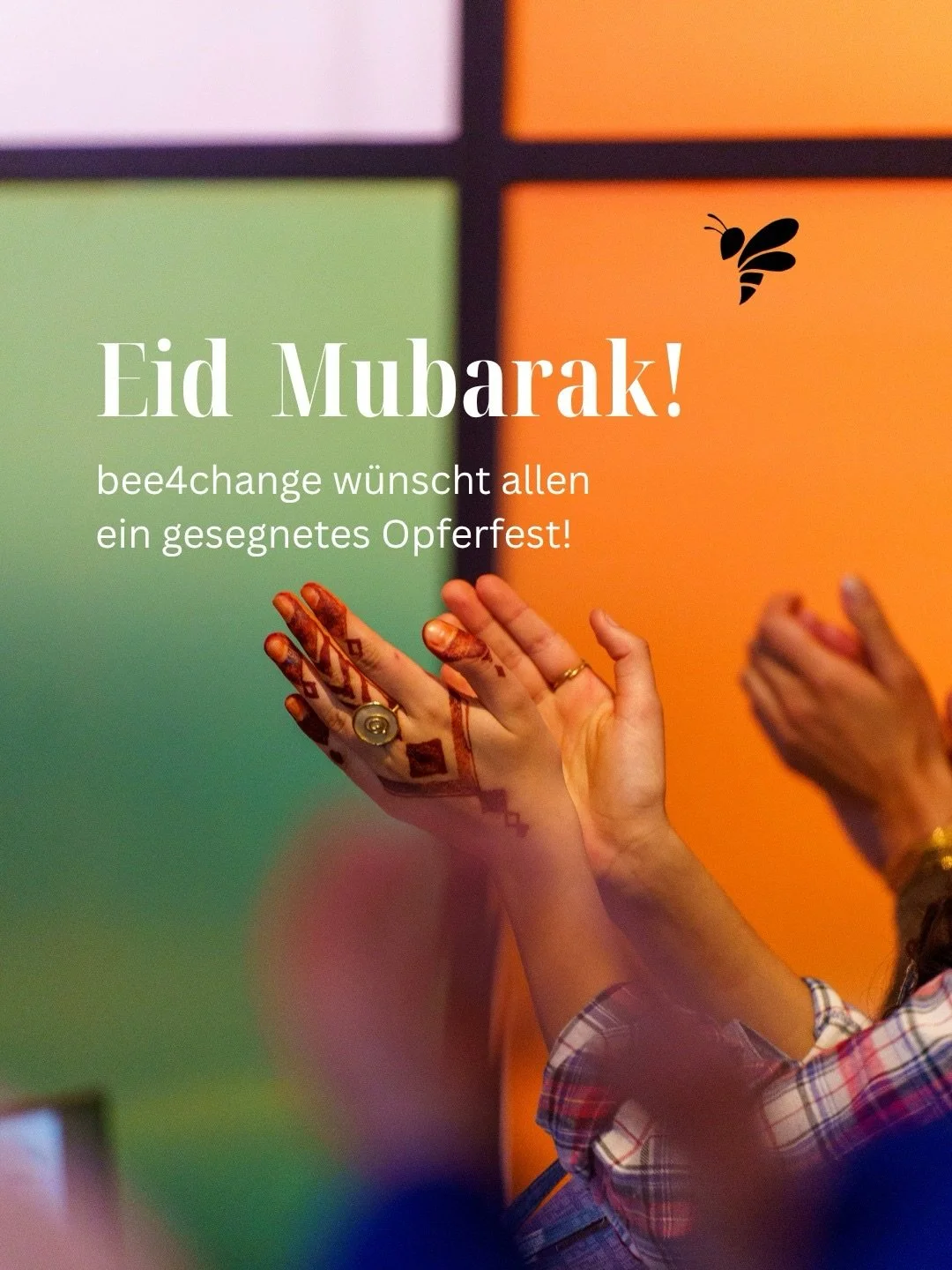 Eid Mubarak! bee4change w&uuml;nscht allen ein gesegnetes Opferfest!
Eid al-Adha ist eines der wichtigsten Feste im Islam.

Wof&uuml;r das Fest steht und was es Menschen auf der Flucht bedeuten kann, erf&auml;hrst du in diesem Beitrag.
Mit wem verbri