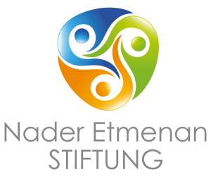 Das Bild zeigt ein Logo mit einem abstrakten stilisierten Design in Blau, Grün, Orange und Gelb, zusammen mit Text, der teilweise sichtbar ist.