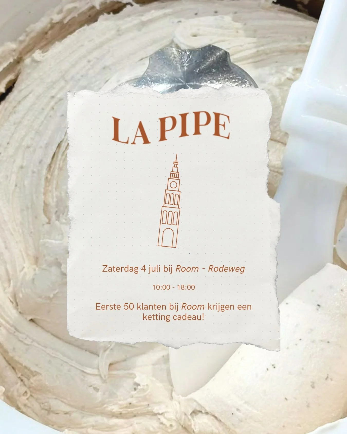 Morgen is het zover! 🧡

Kom langs bij La Pipe x Room aan de Rodeweg en geniet van je favoriete ijsje, koffie of iets anders lekkers.

✨ De eerste 50 klanten die iets kopen, krijgen een stedenketting cadeau.

📍 Room &ndash; Rodeweg
📅 Zaterdag 4 jul