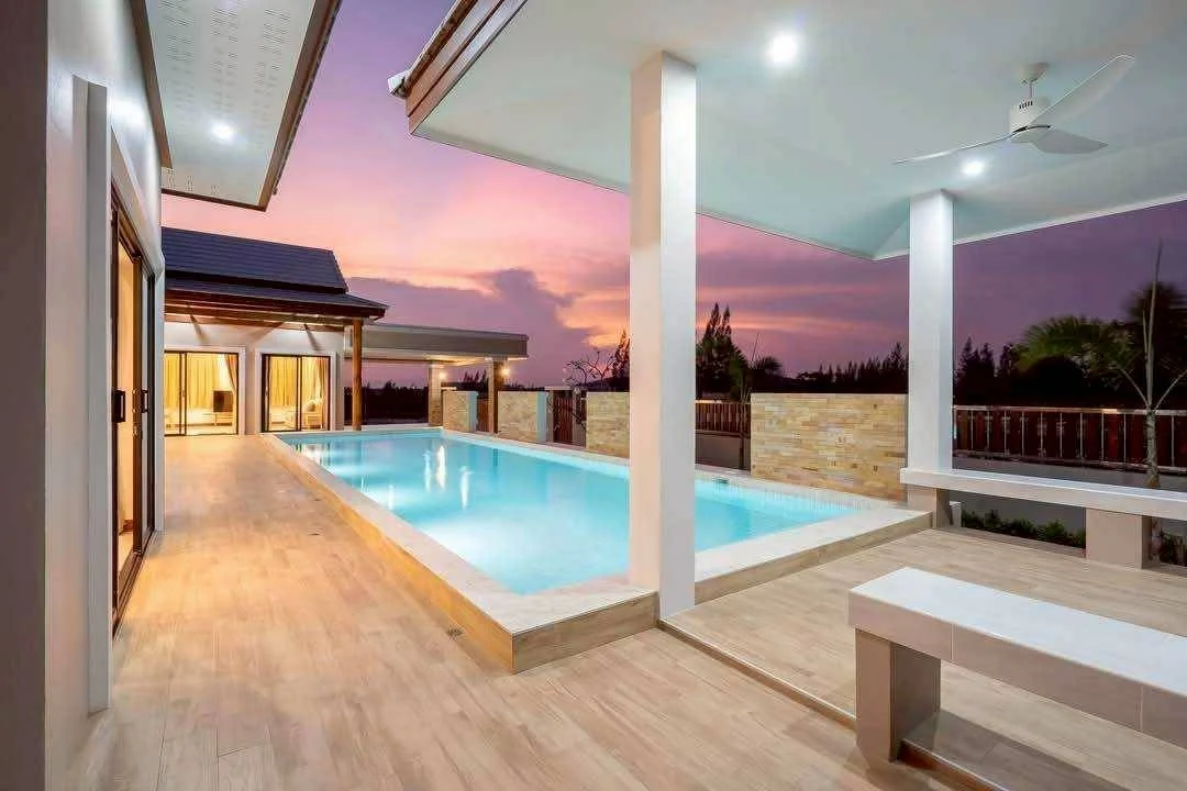 alwo-signature-luxury-villa-hua-hin-private-pool(16).jpg