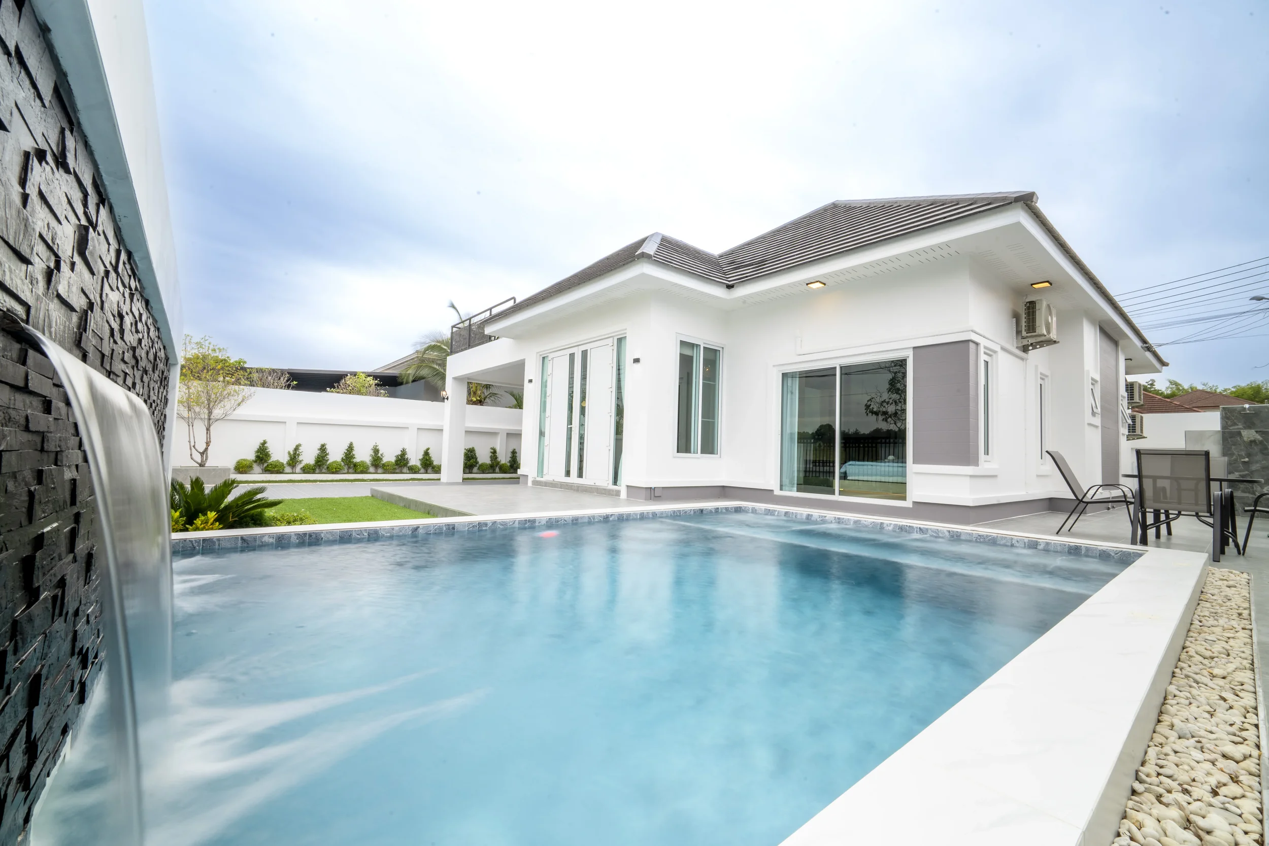 alwo-signature-luxury-villa-pattaya-private-pool(36).webp