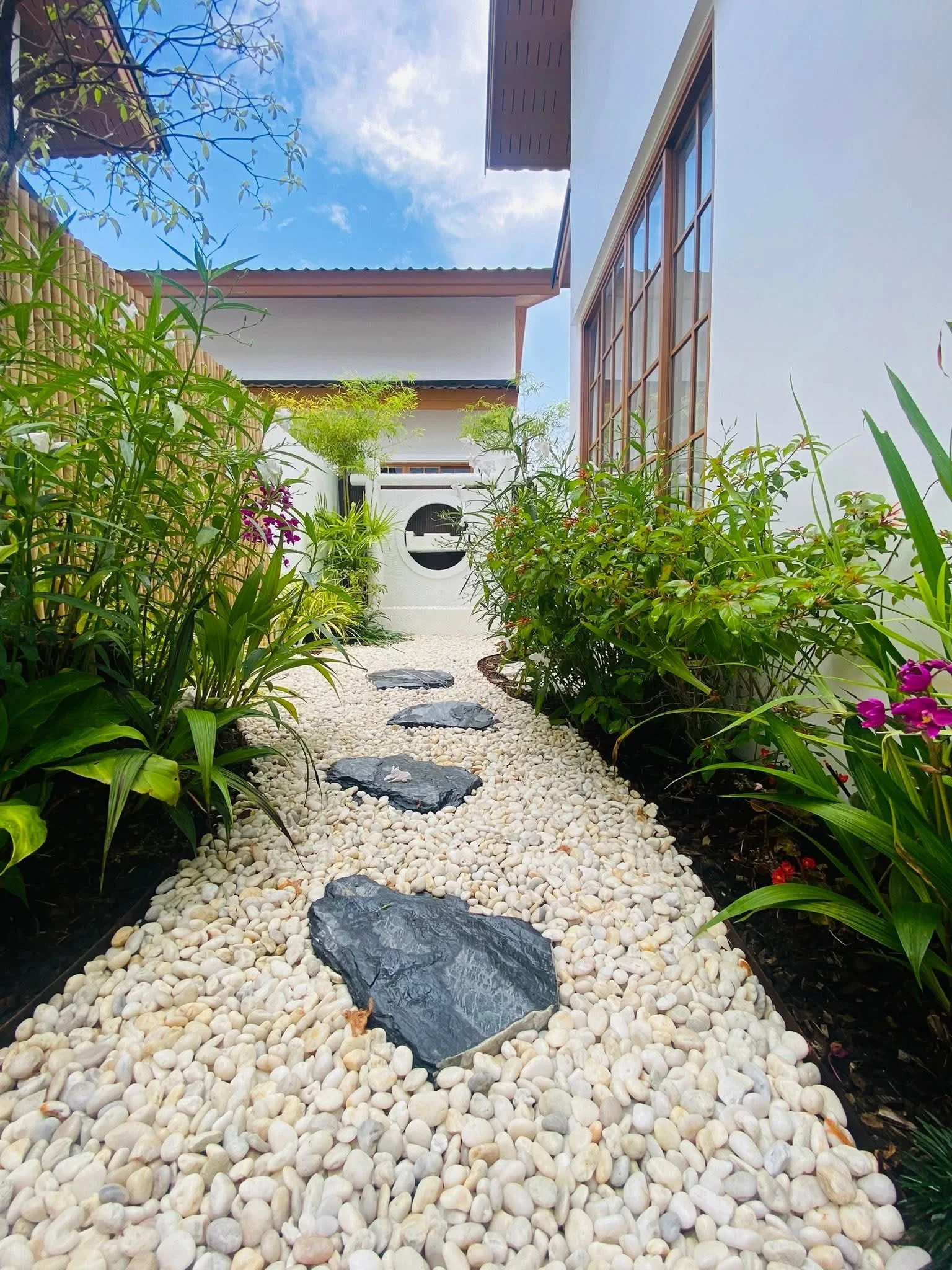 baan-somdul-2-outdoor-terrace-hua-hin3.webp