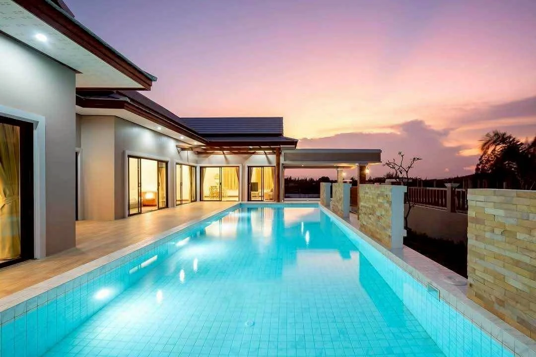 alwo-signature-luxury-villa-hua-hin-private-pool(9).jpg