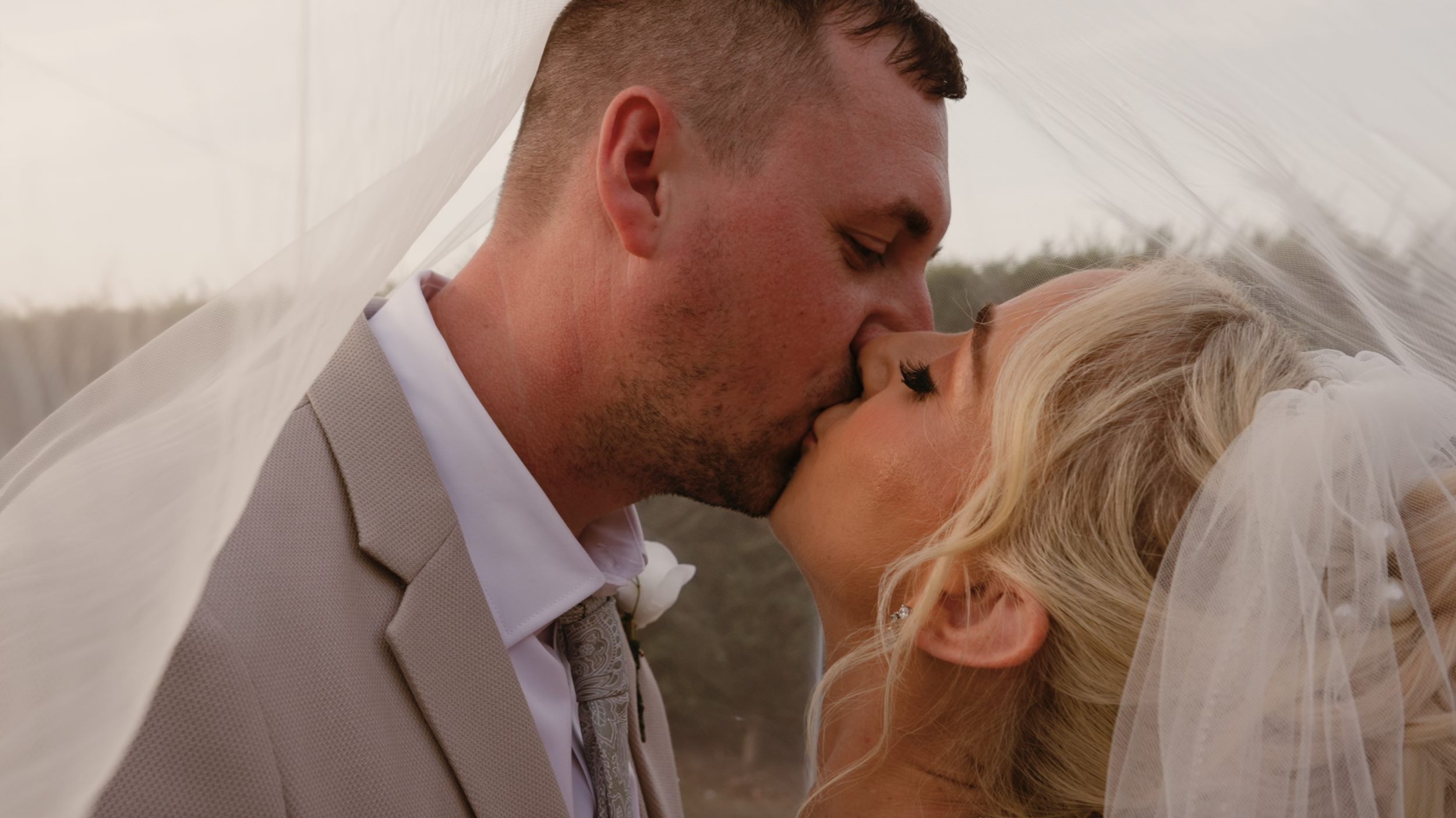 Lisa & Liam Thumbnail 2.png