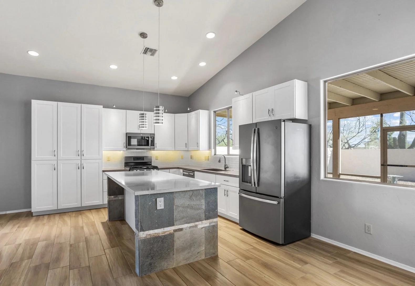 updated-kitchen-in-sabino-canyon