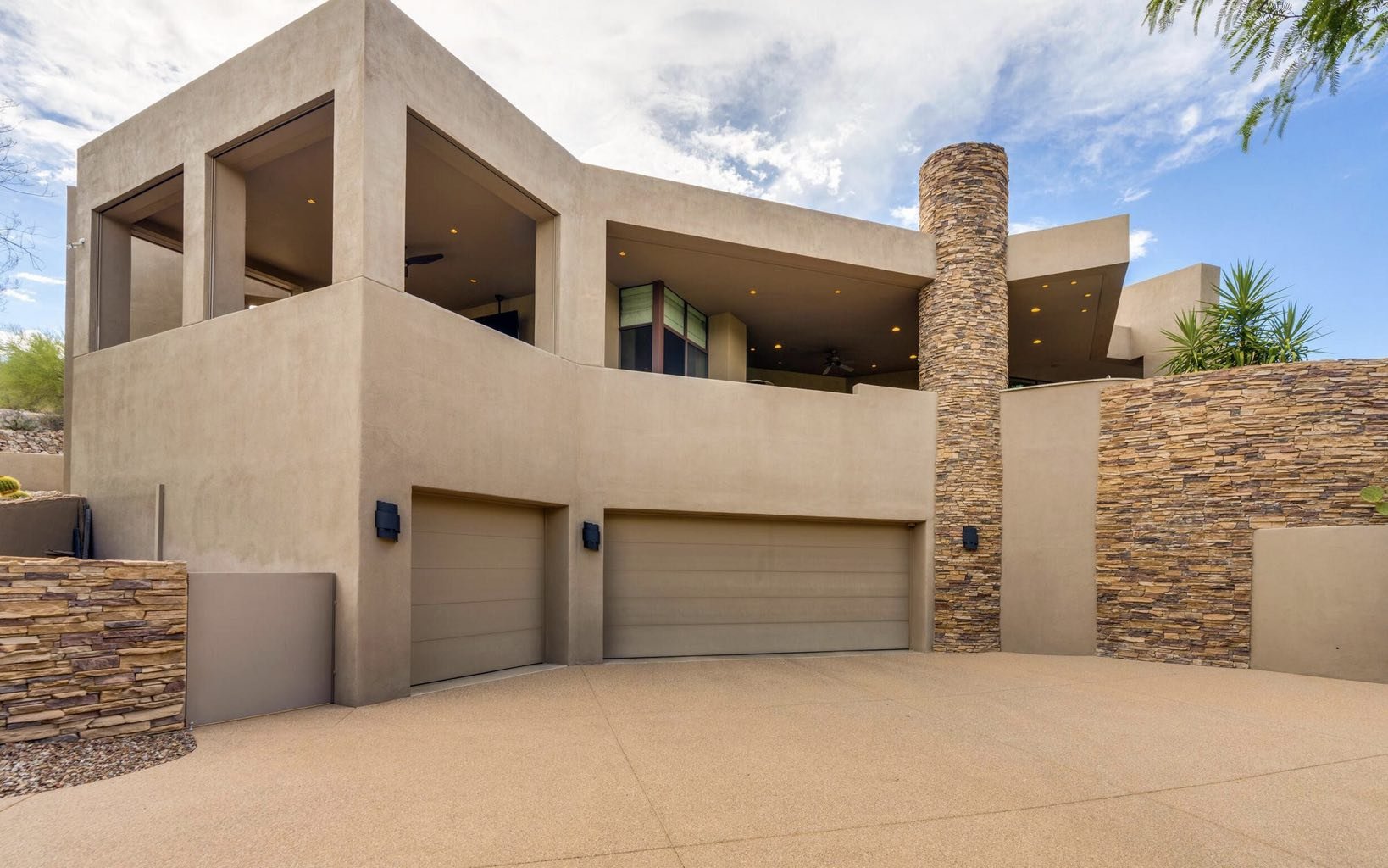 luxury-residential-property-with-three-car-garage