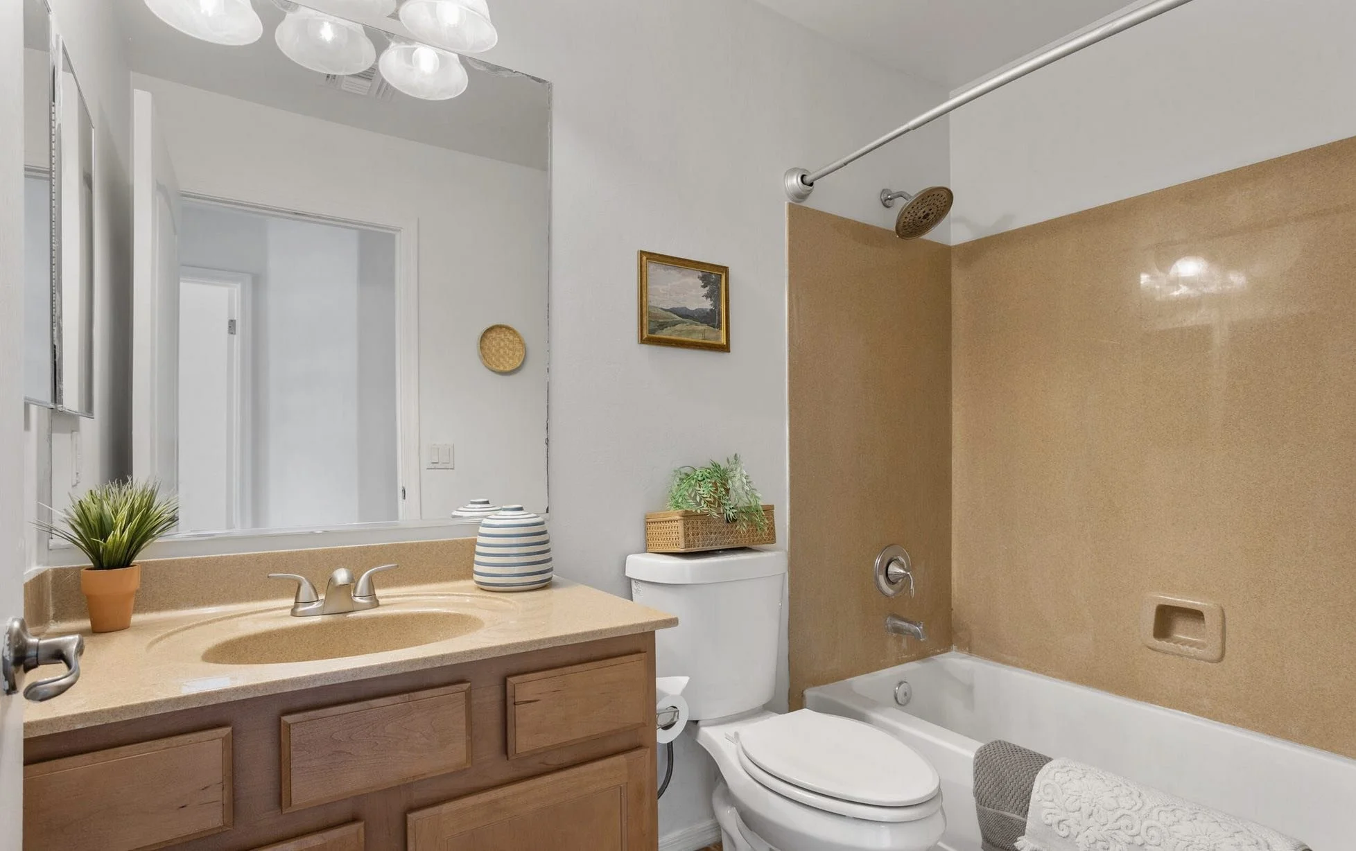 guest-bathroom-staged