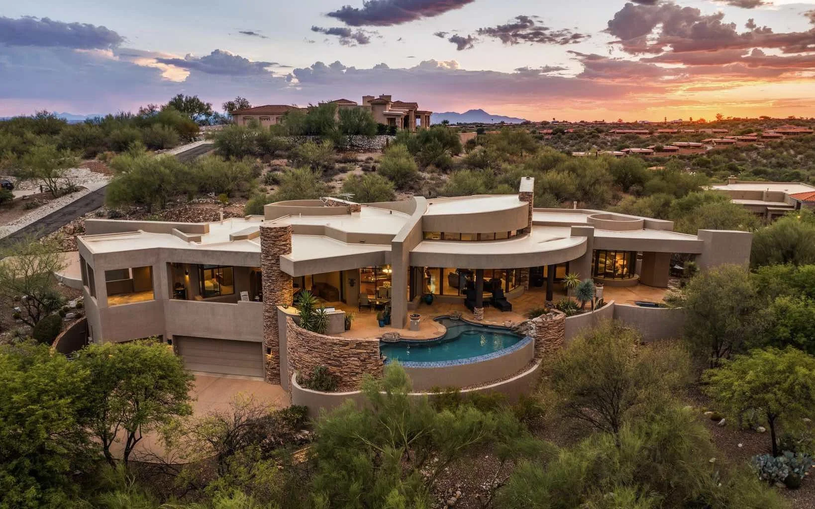 luxury home in the catalina foothills with infinity pool and outdoor patio
