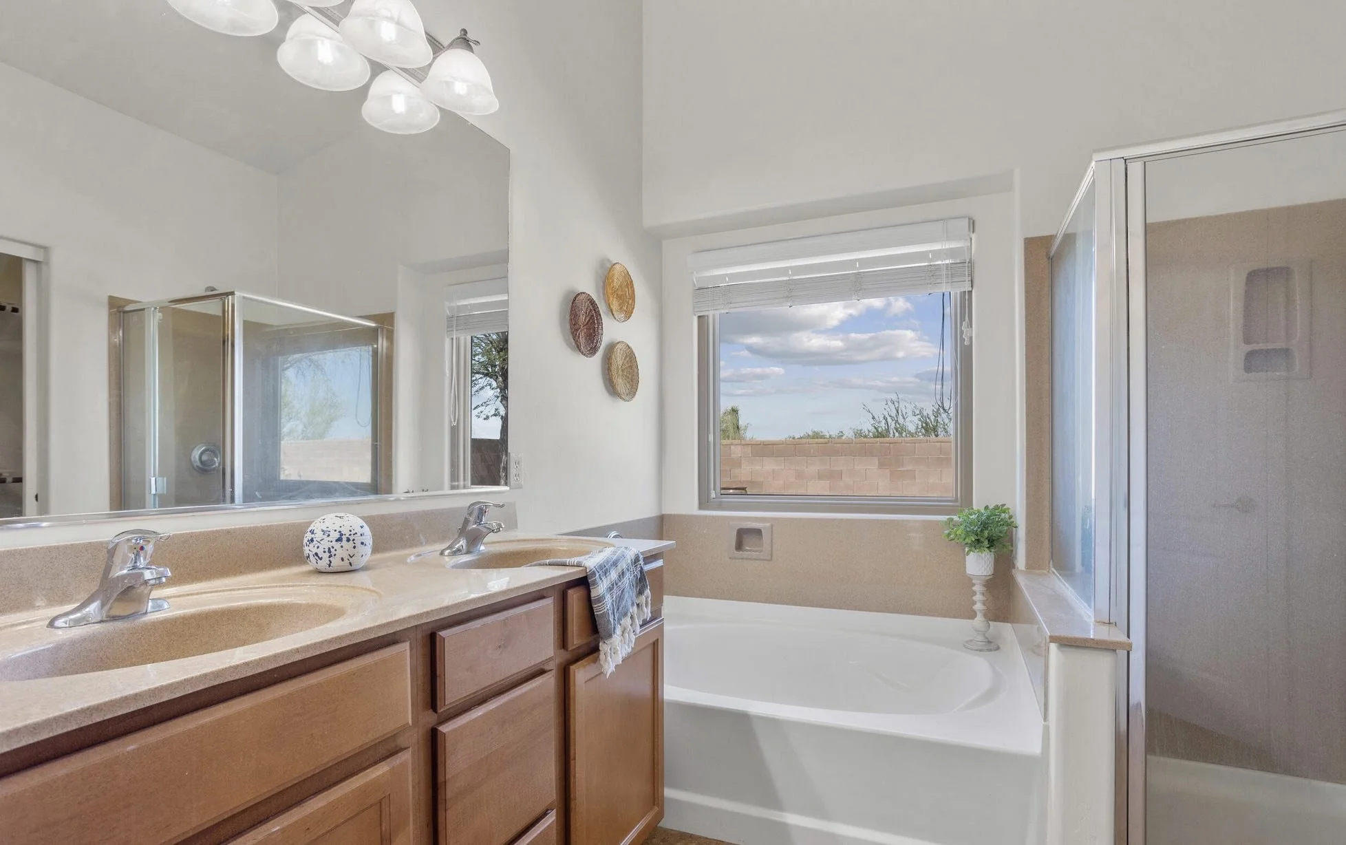 primary-master-bathroom-in-vail-school-district