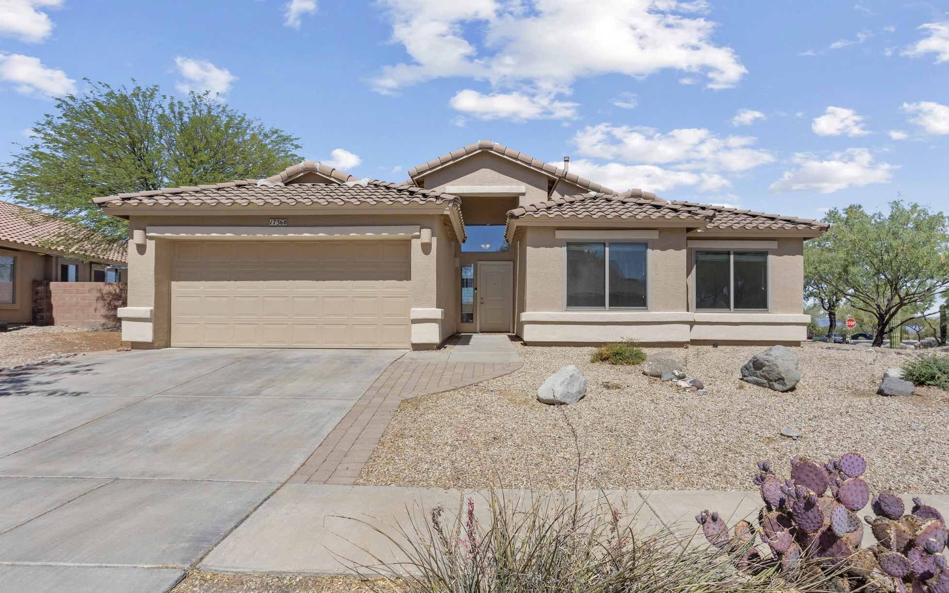 single story stucco residential property in vail school district