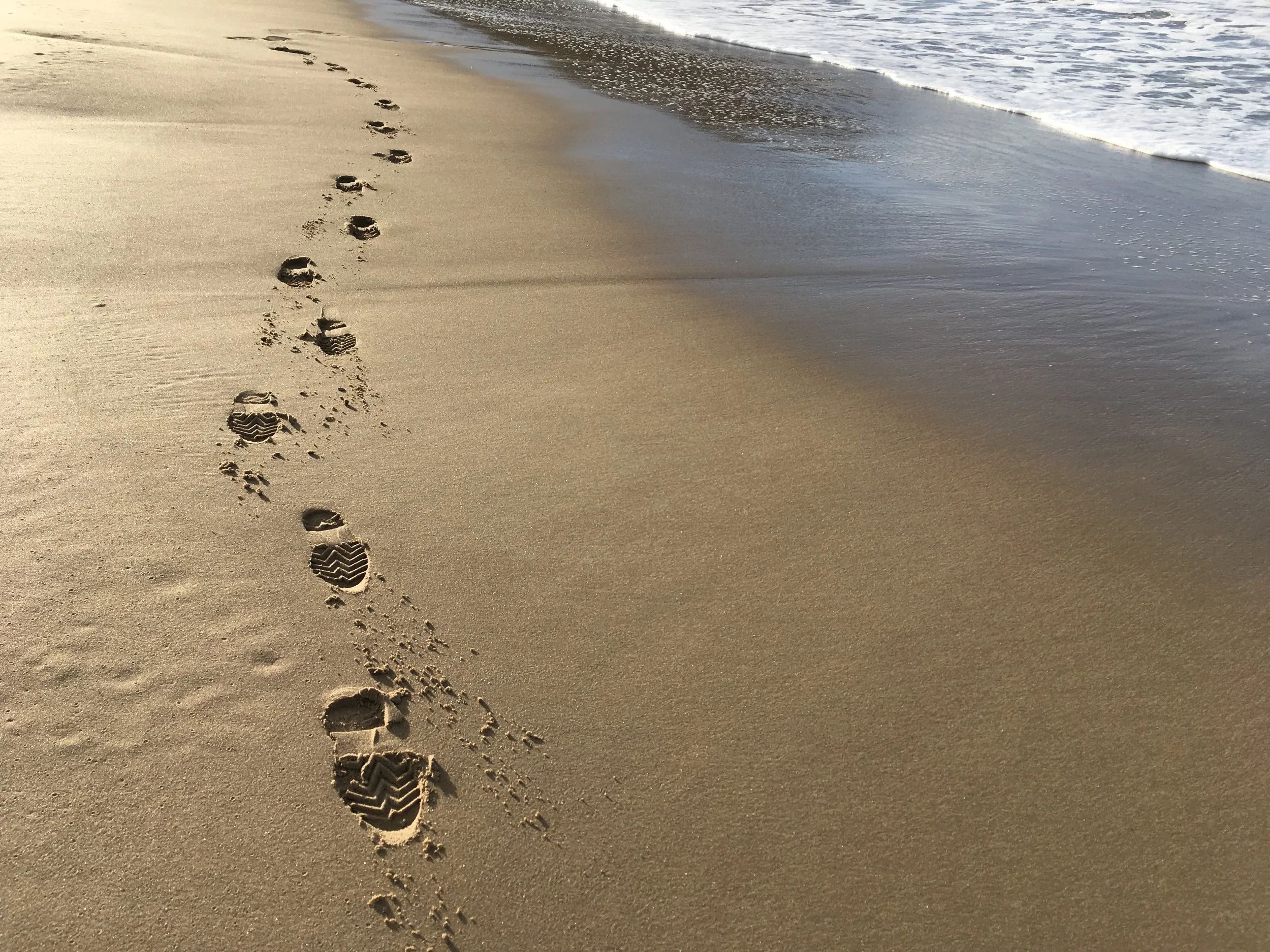 Footsteps on beach.JPG