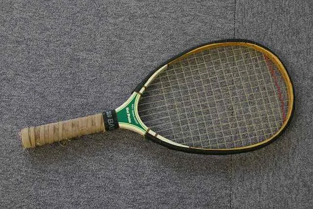 Blind tennis racket. Photo courtesy of Ayako Matsui
