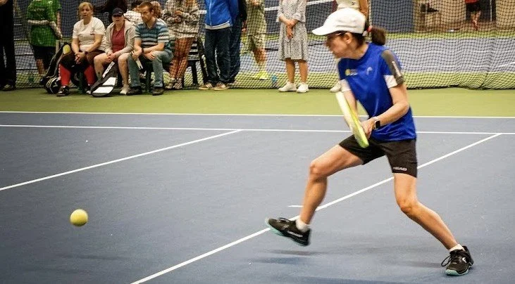 Liz Conzemius from Luxembourg hitting a backhand