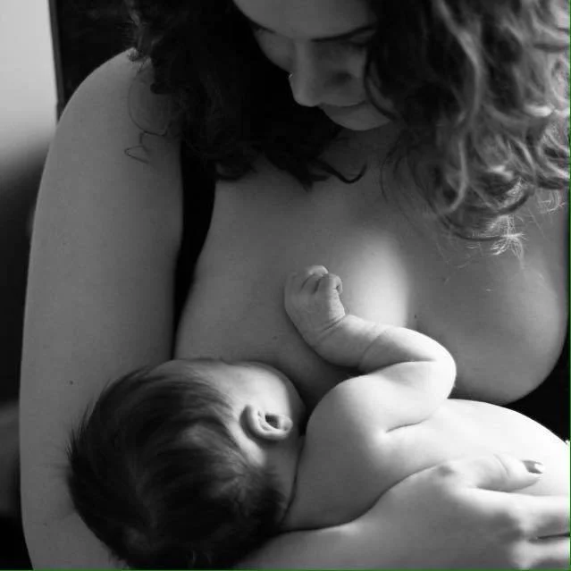 How to Support a Breastfeeding Mother in the Newborn Stage