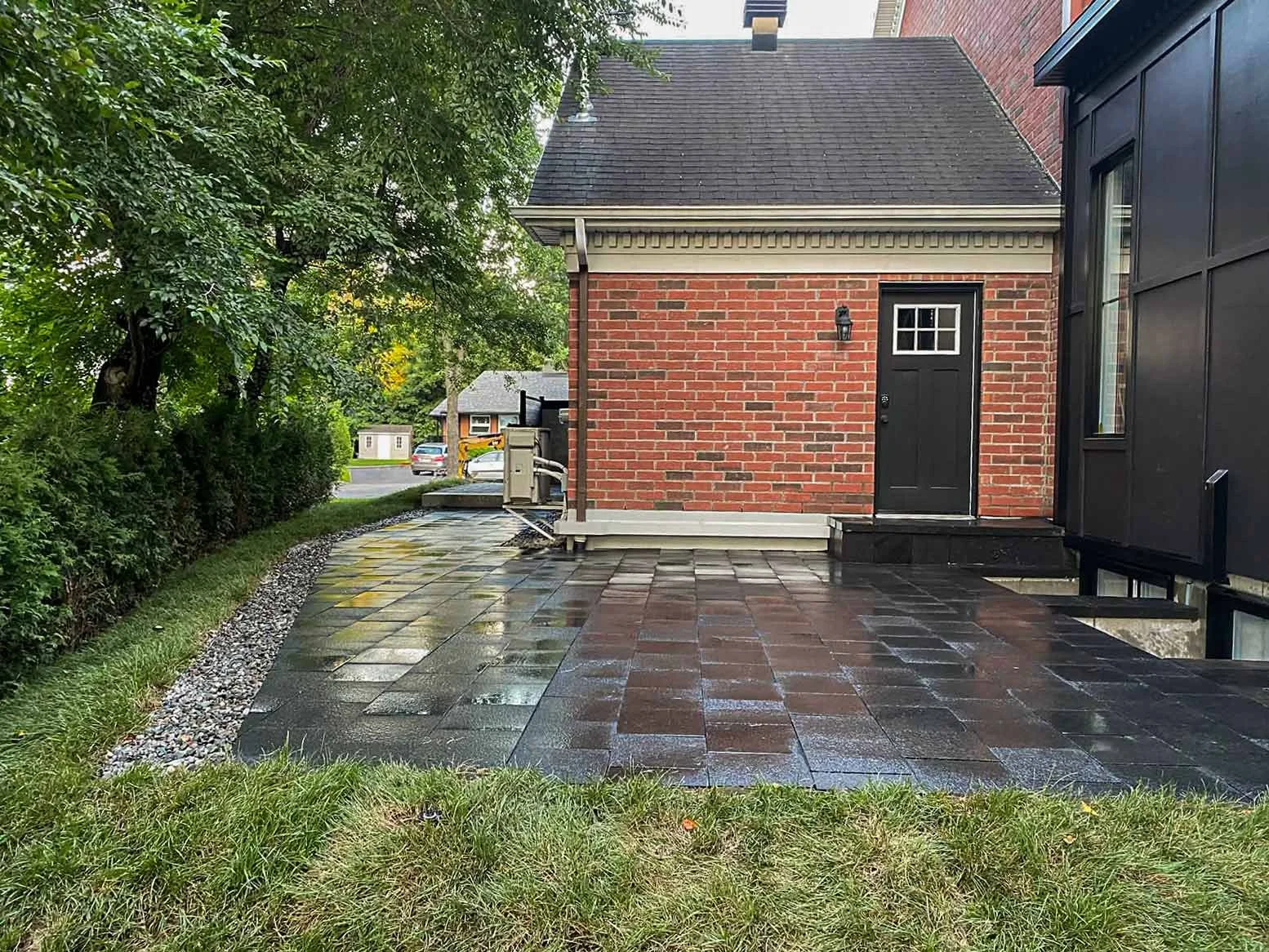 Cours-arriere-pave-uni-ville-de-quebec-Casa-Terra.jpg