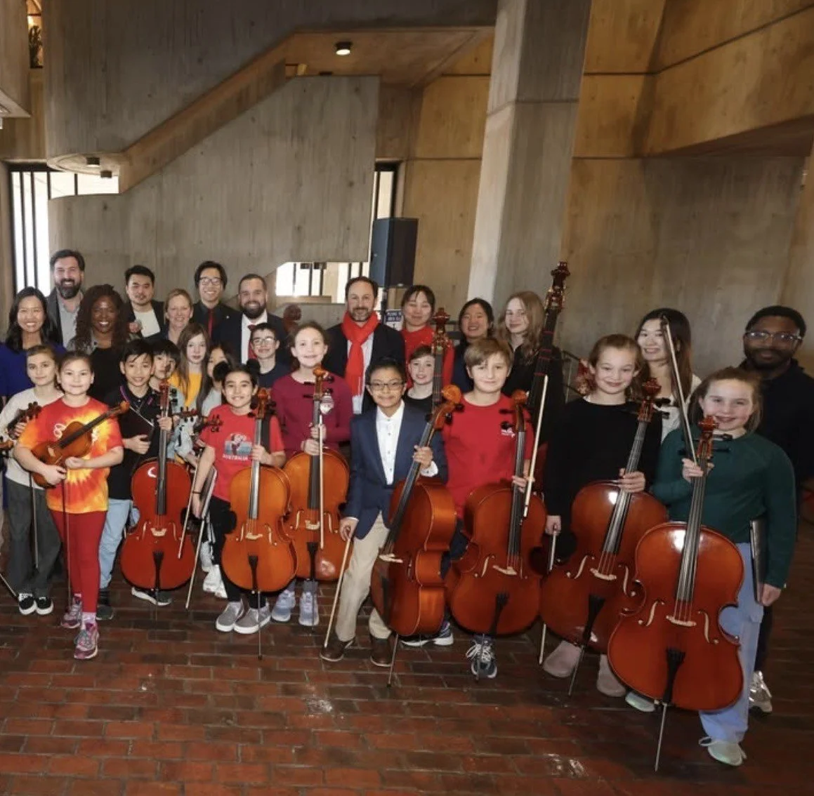 Students with Mayor Wu