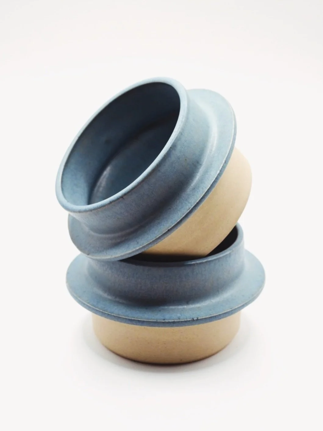 White Stoneware &amp; Mat blue glaze 💙
UFO cups &amp; vortex Vases 🩵