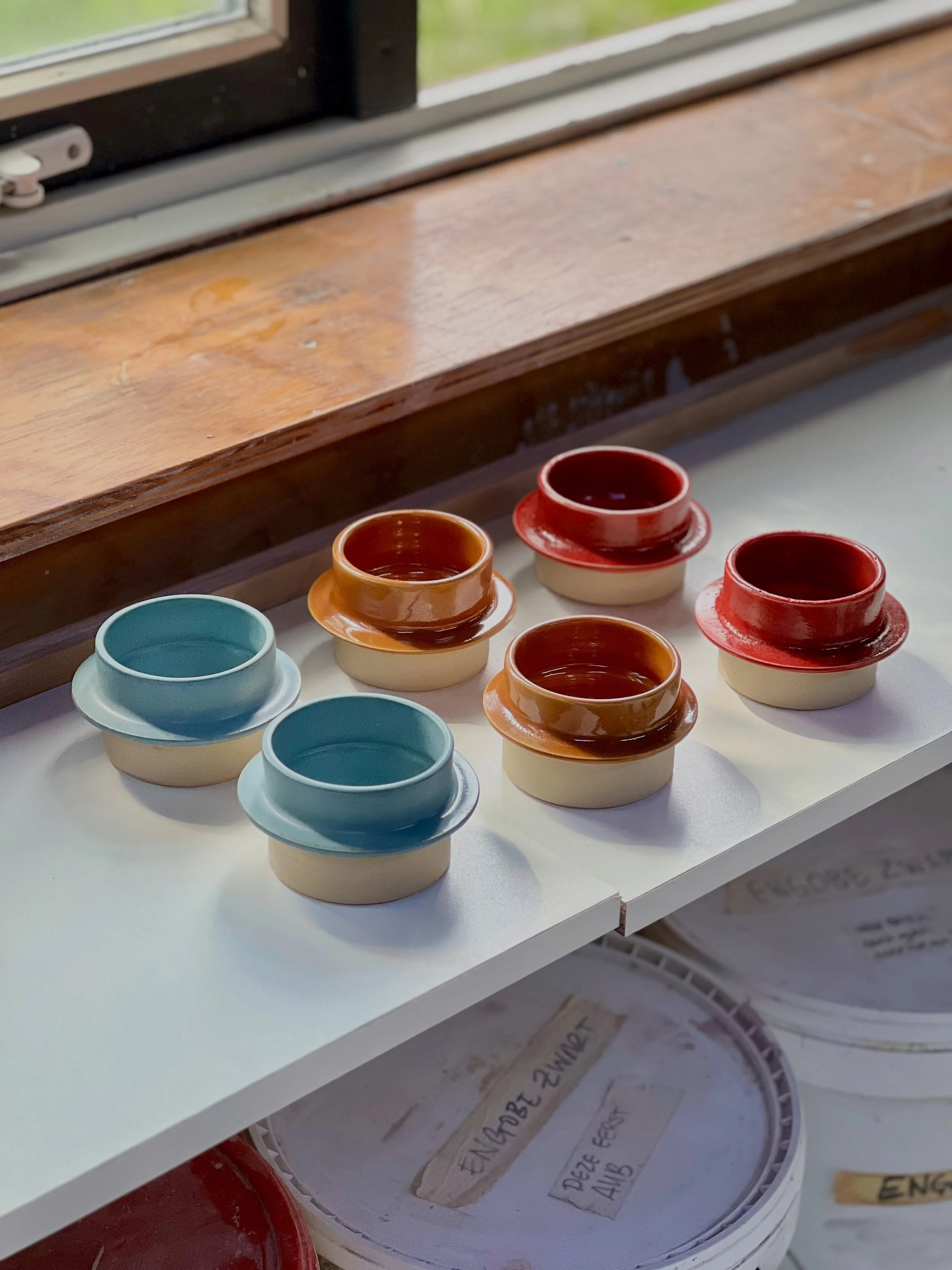 UFO Cups process 🛸
From leather hard to bisque to stoneware 💫