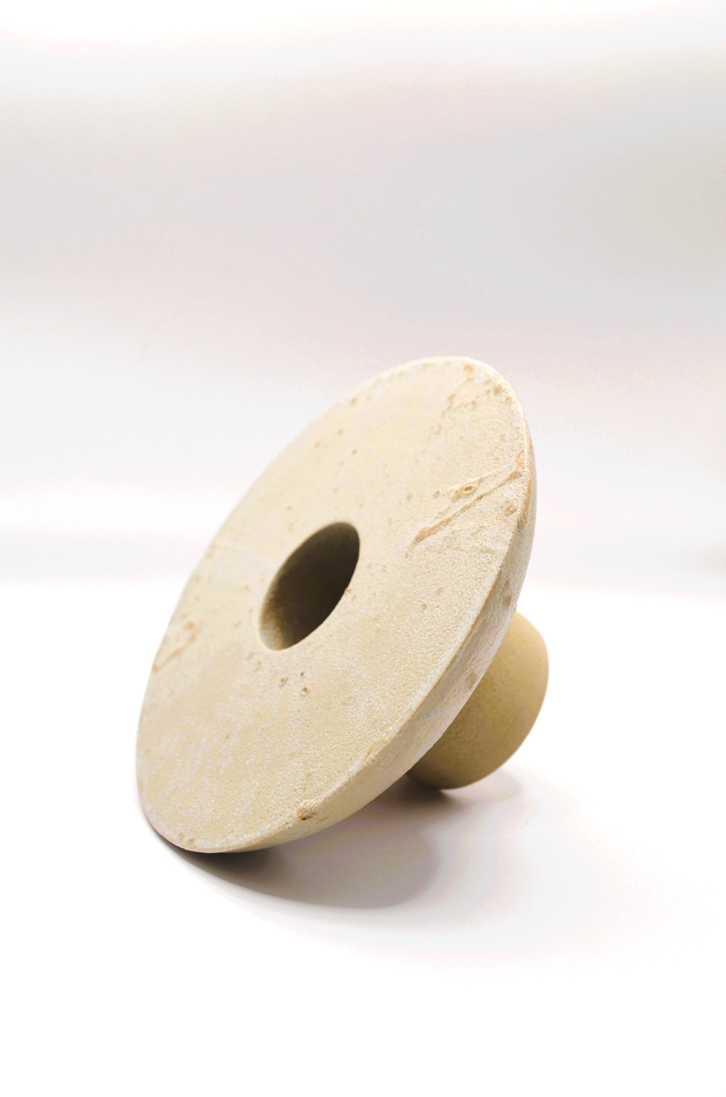L’Abysse WM#2 - Ikebana Vase - Discarded Mussel Shells Ash Glaze & White Stoneware. 75% Circular Glaze
