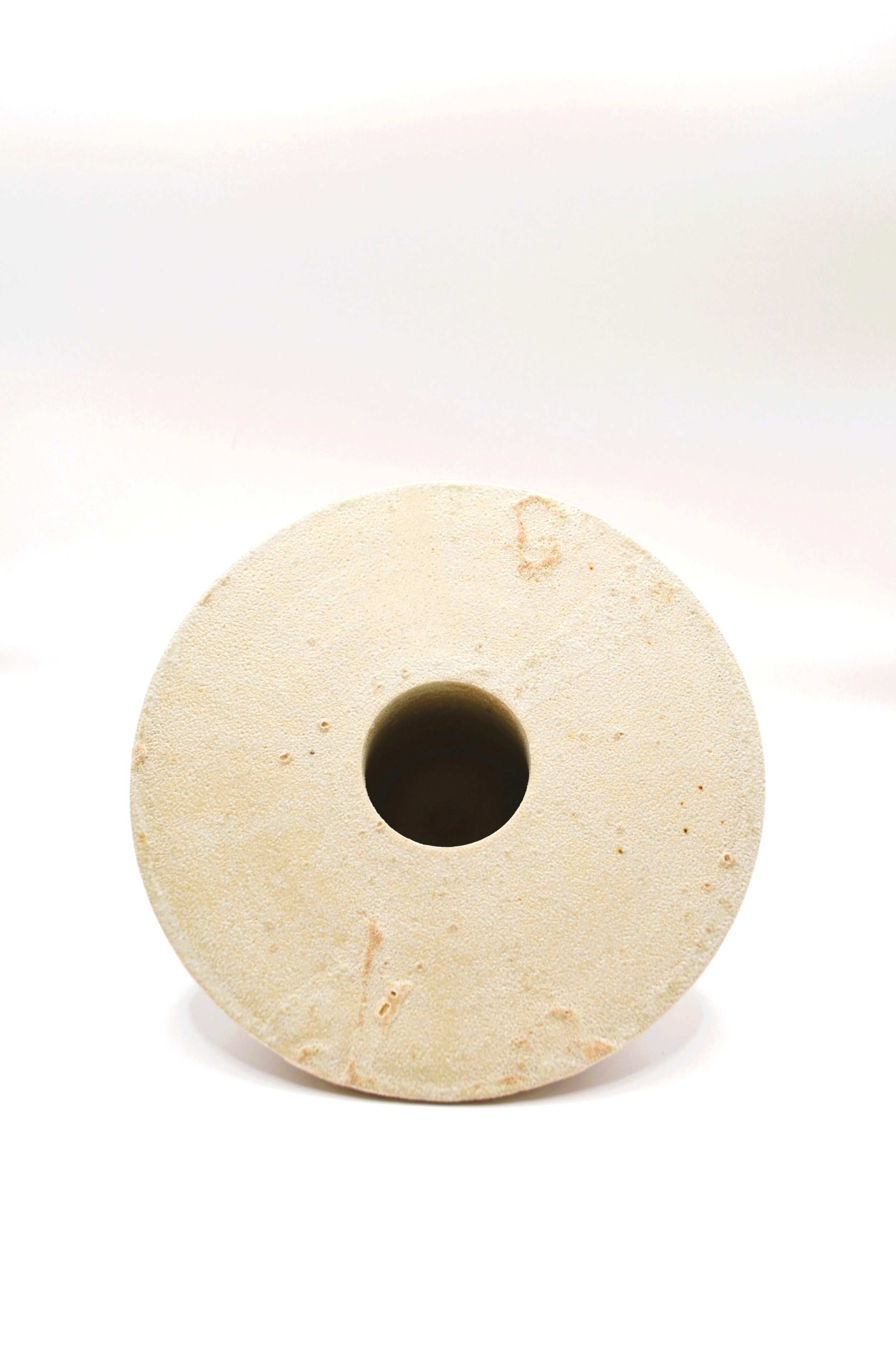 L’Abysse WM#2 - Ikebana Vase - Discarded Mussel Shells Ash Glaze & White Stoneware. 75% Circular Glaze