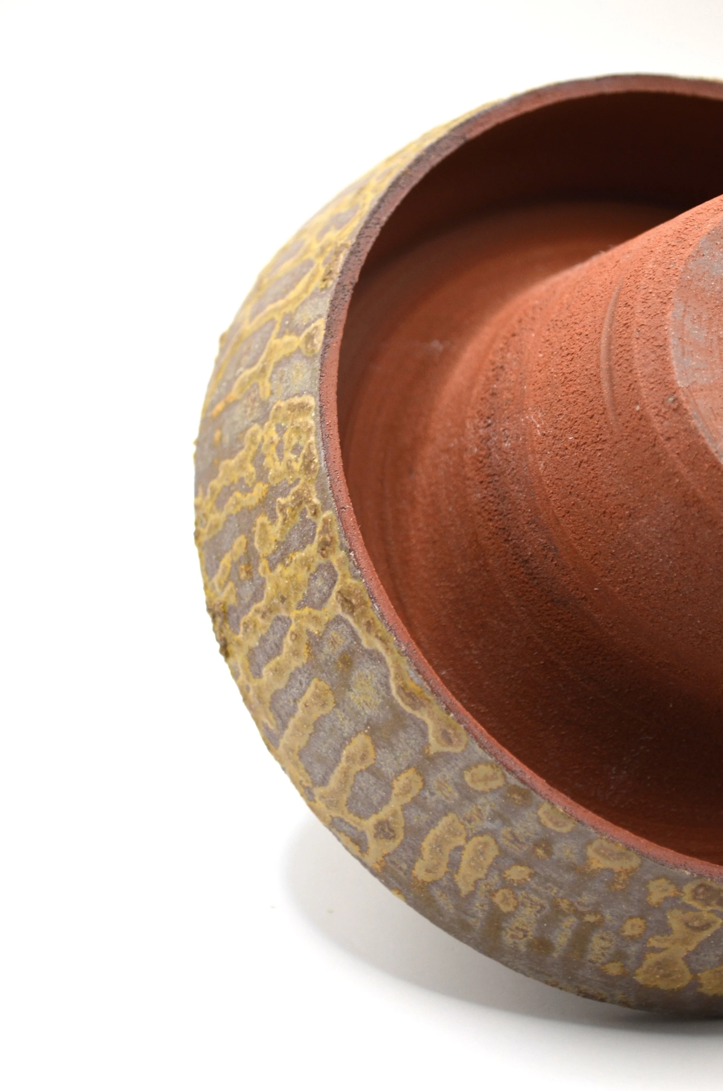 L'Abysse RWDM#1 - Wild Dutch Seashore Clay powder & Discarded Mussel Shells Ash Glaze on Red Clay. 100% Circular Glaze