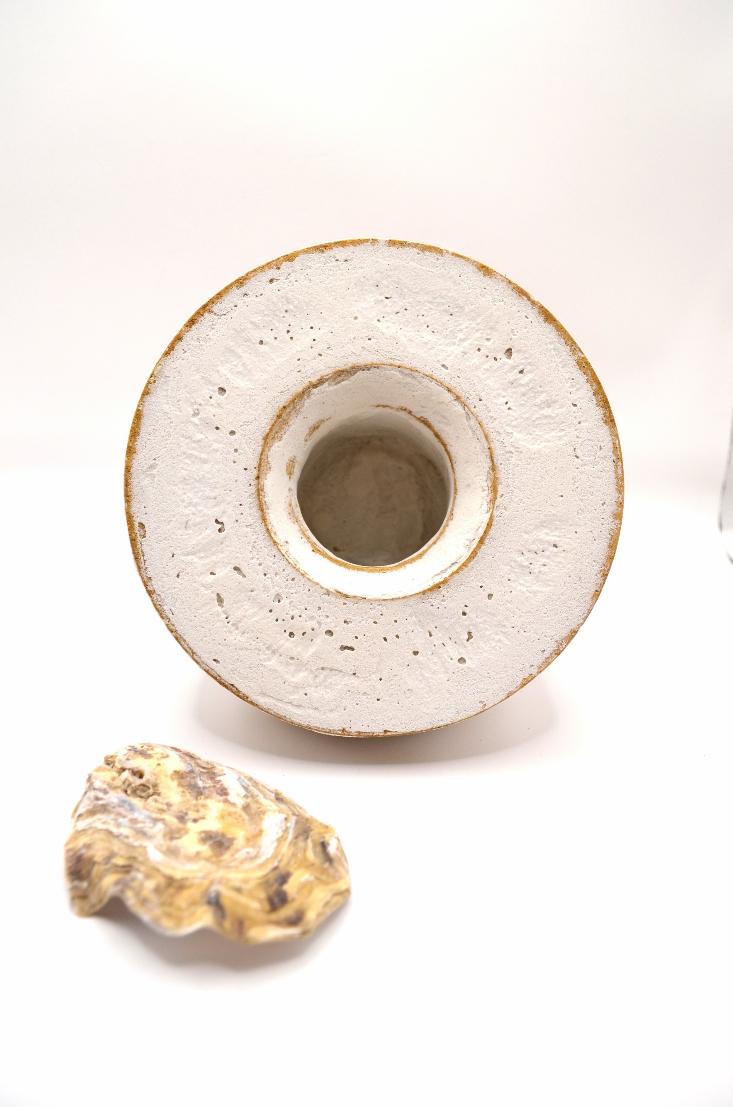 L’Abysse WDCO#1 - Wild Dutch Seashore Clay & Discarded Oyster Shells Ash Glaze. 75% Circular Glaze