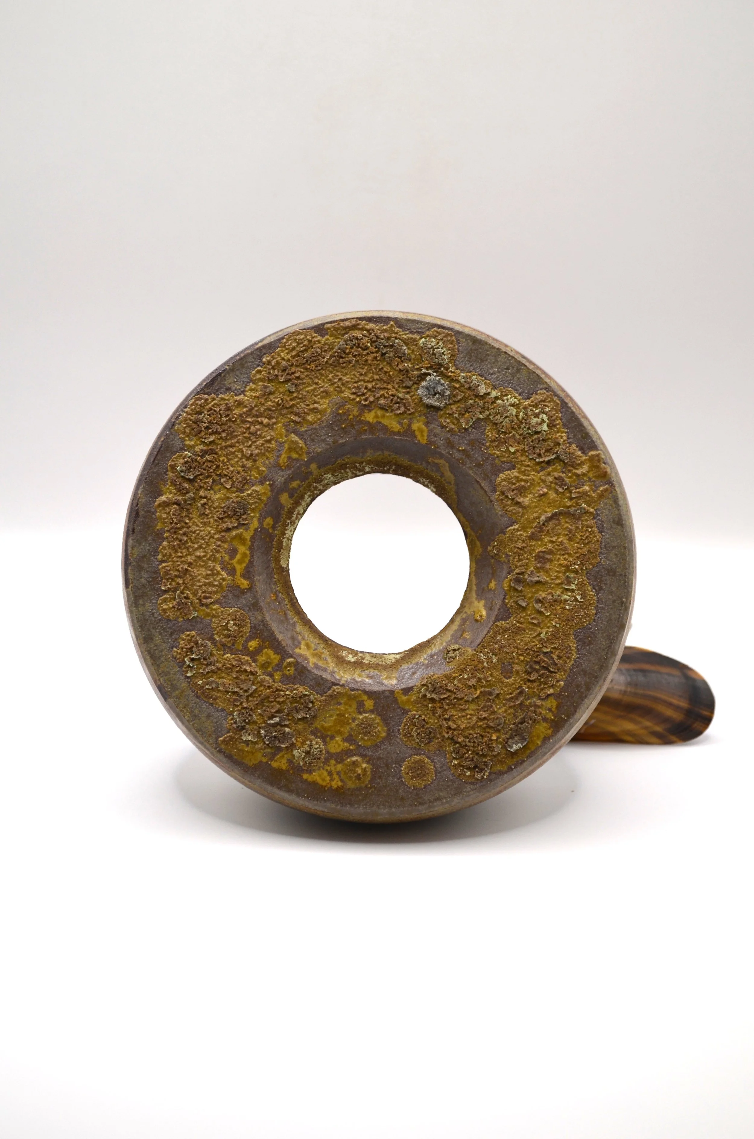 L'Onde RWDM#1 - Wild Dutch Seashore Clay powder & Discarded Mussel Shells Ash Glaze on Red Clay. 100% Circular Glaze
