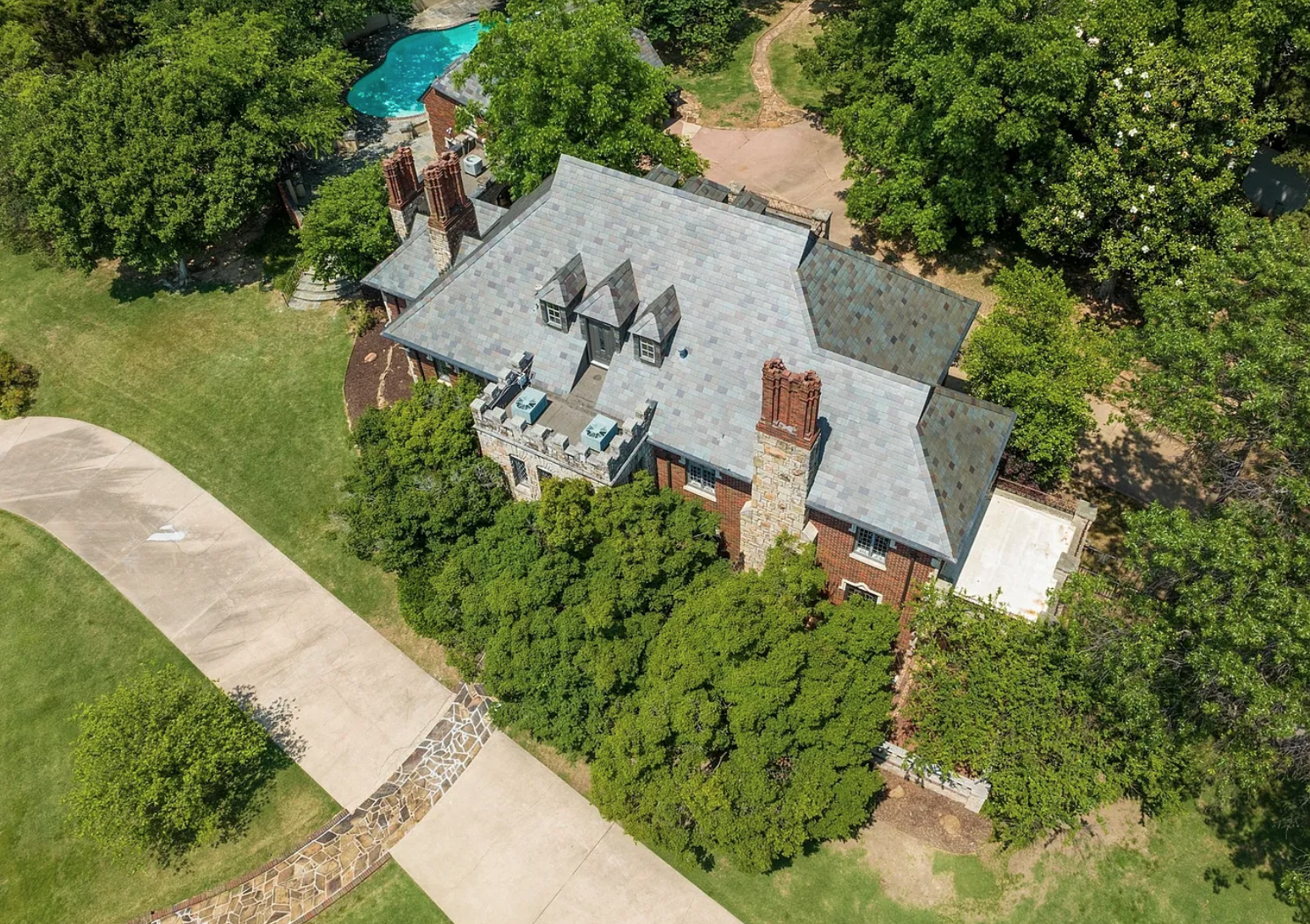 TFA DISTINCTIVE DWELLINGS: The Duran Mansion