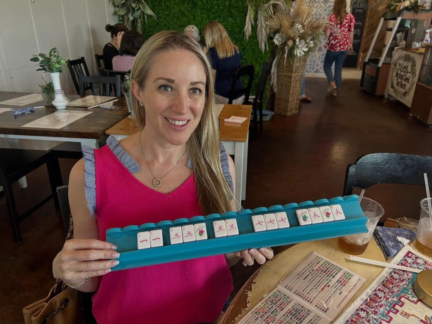 Mahjong looks good on you. 🤍
#women #community #mahjong