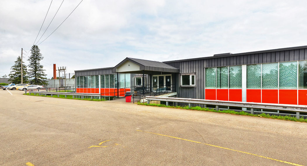 100 Central Ave. W (Brockville, ON)