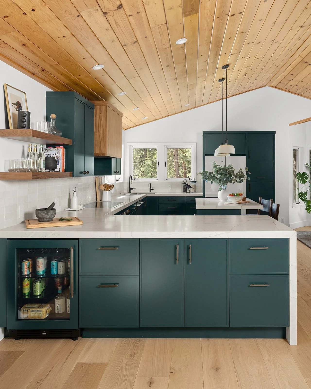 Kitchen-Peninsula_Crop.jpg
