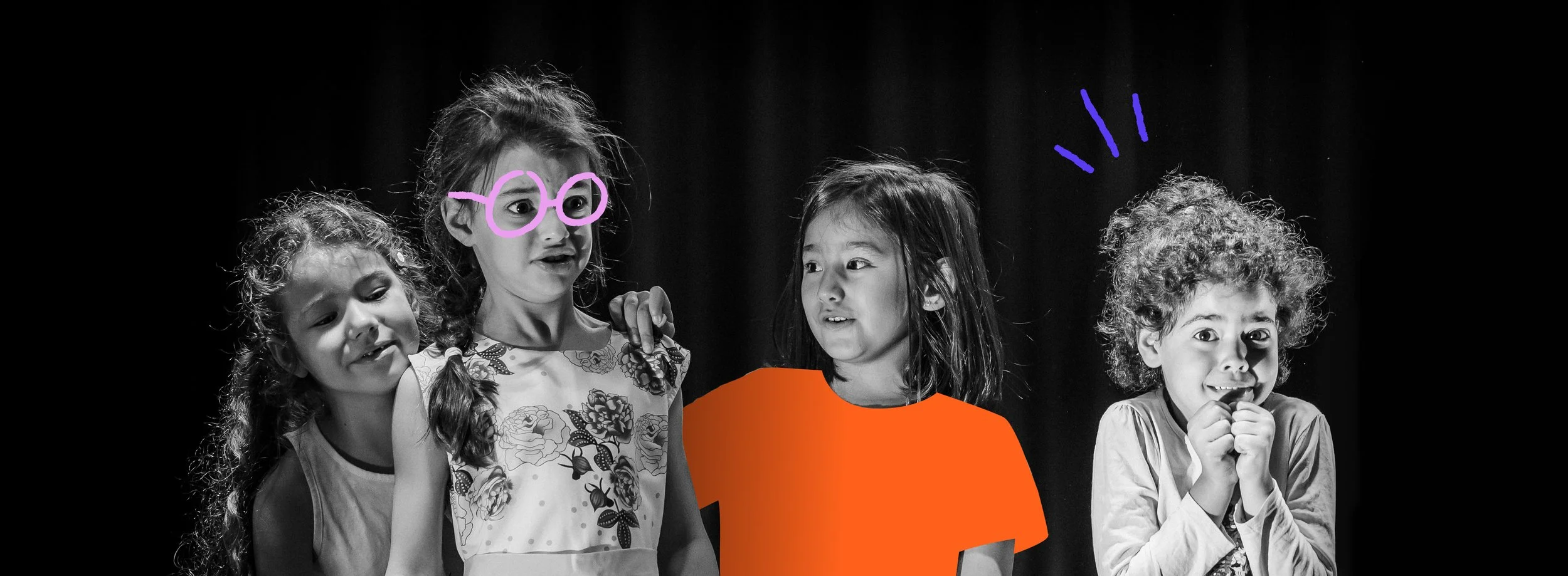 Groupe de quatre enfants en noir et blanc, avec des dessins colorés ajoutés : un enfant porte des lunettes roses, un autre porte un t-shirt orange, et un autre semble avoir une expression surprise.
