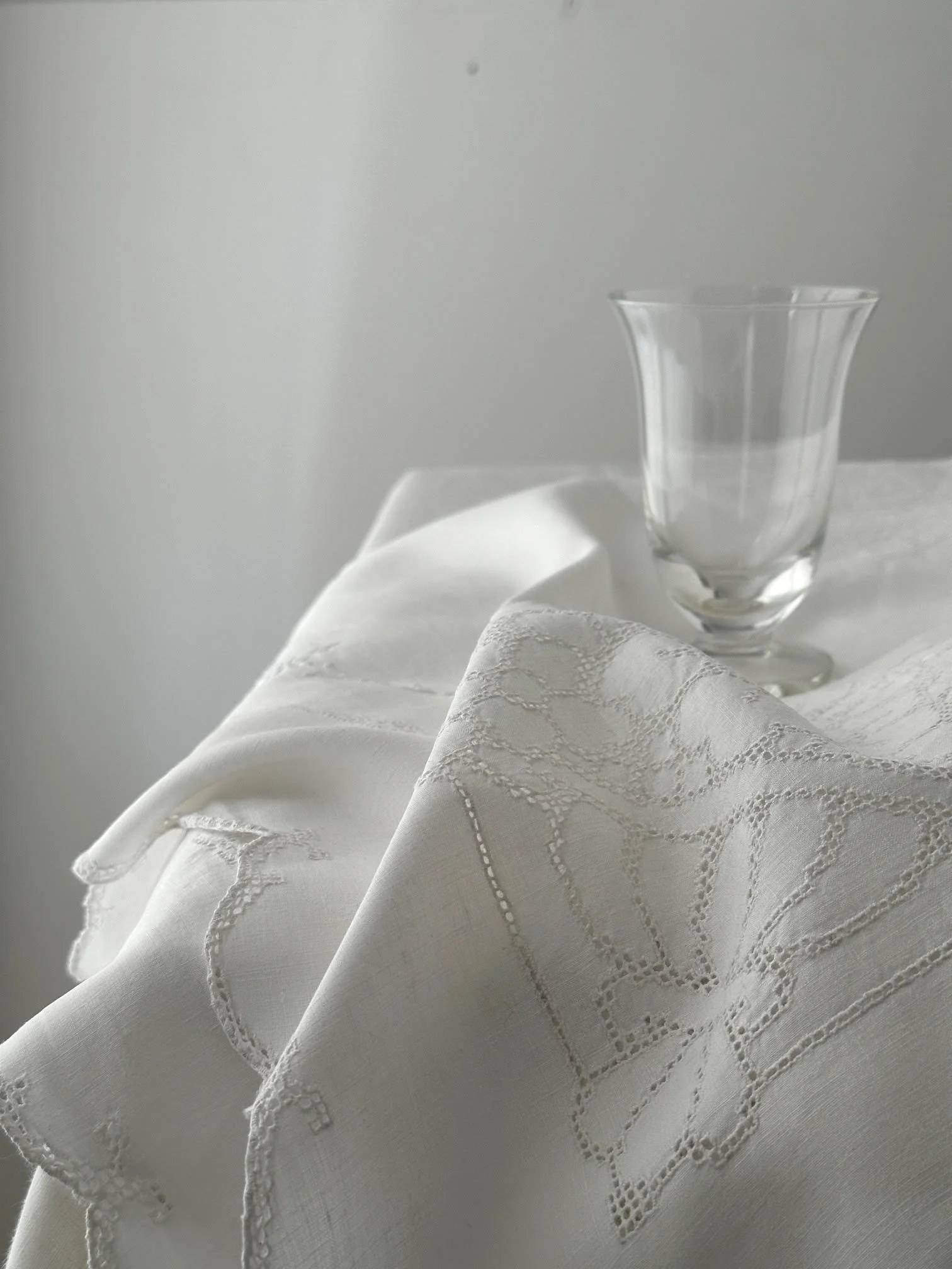 Linen table cloth