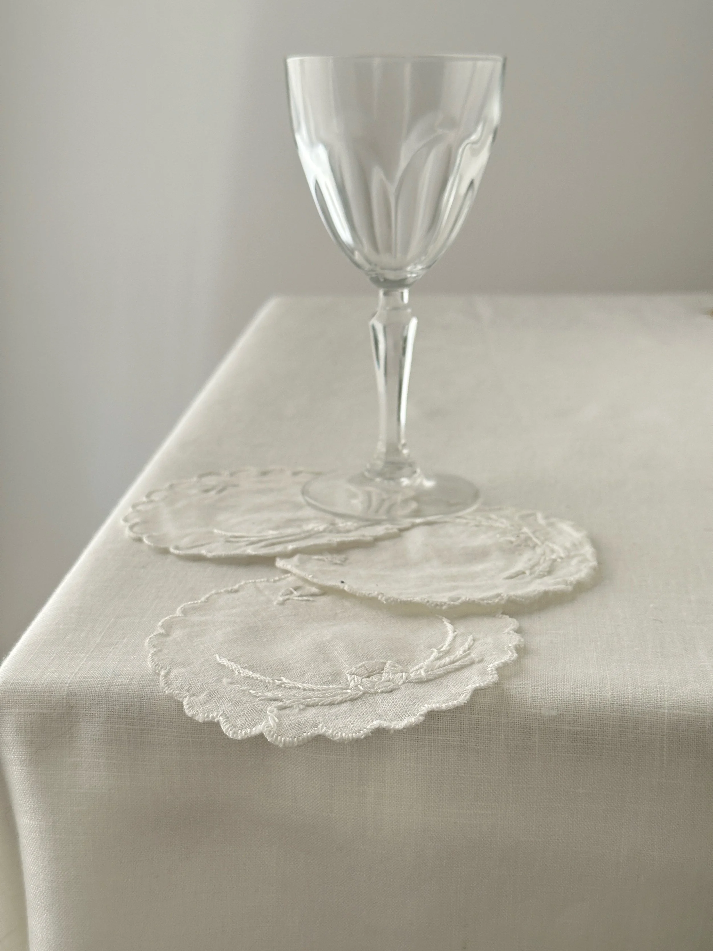 Cotton coasters with scalloped edge