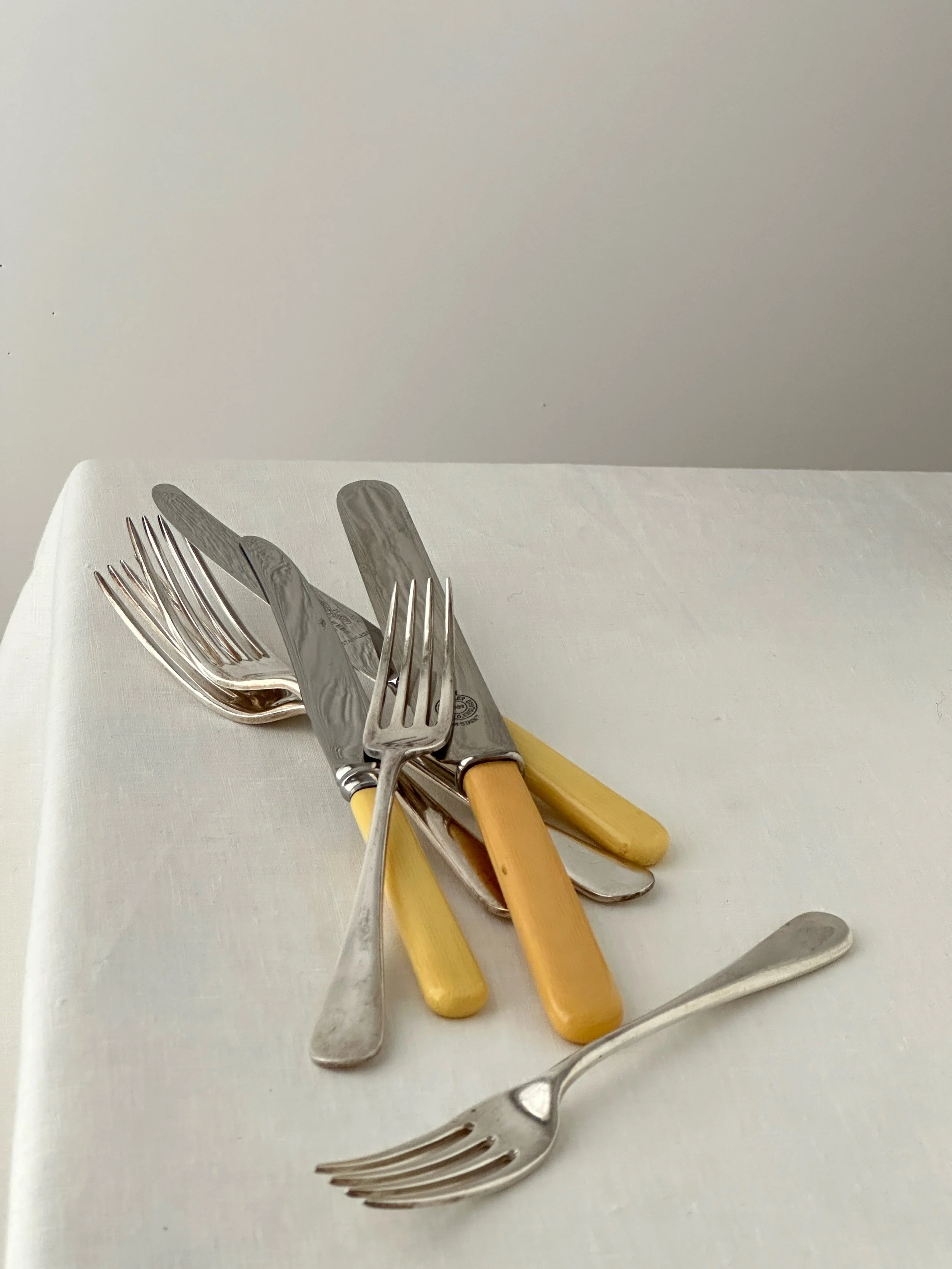 Salad knives and forks