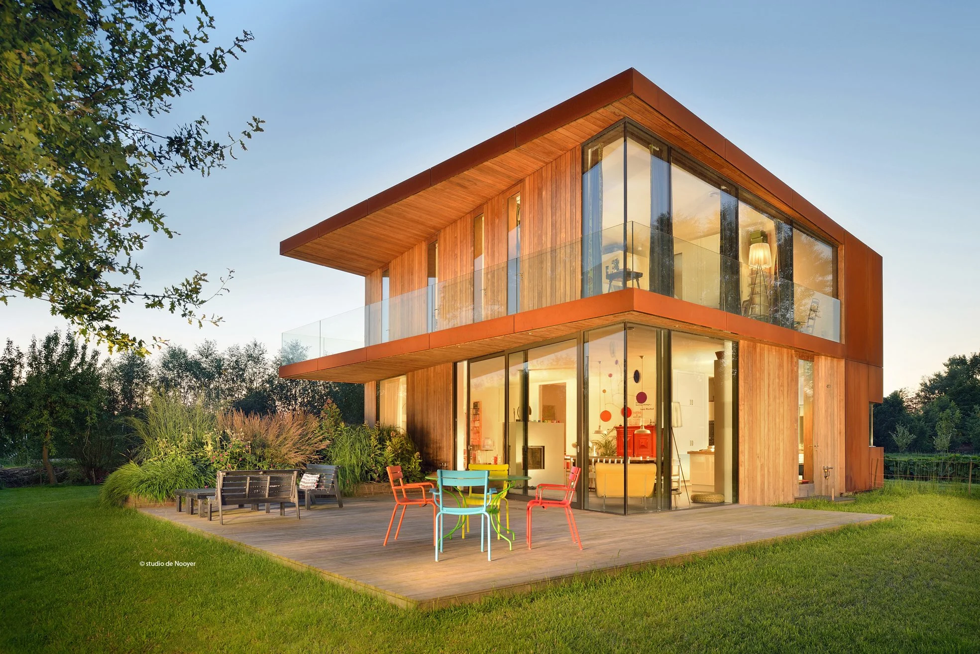 Woonhuis in Corten staal en hout - ontwerp architectenbureau CHANGE.NL