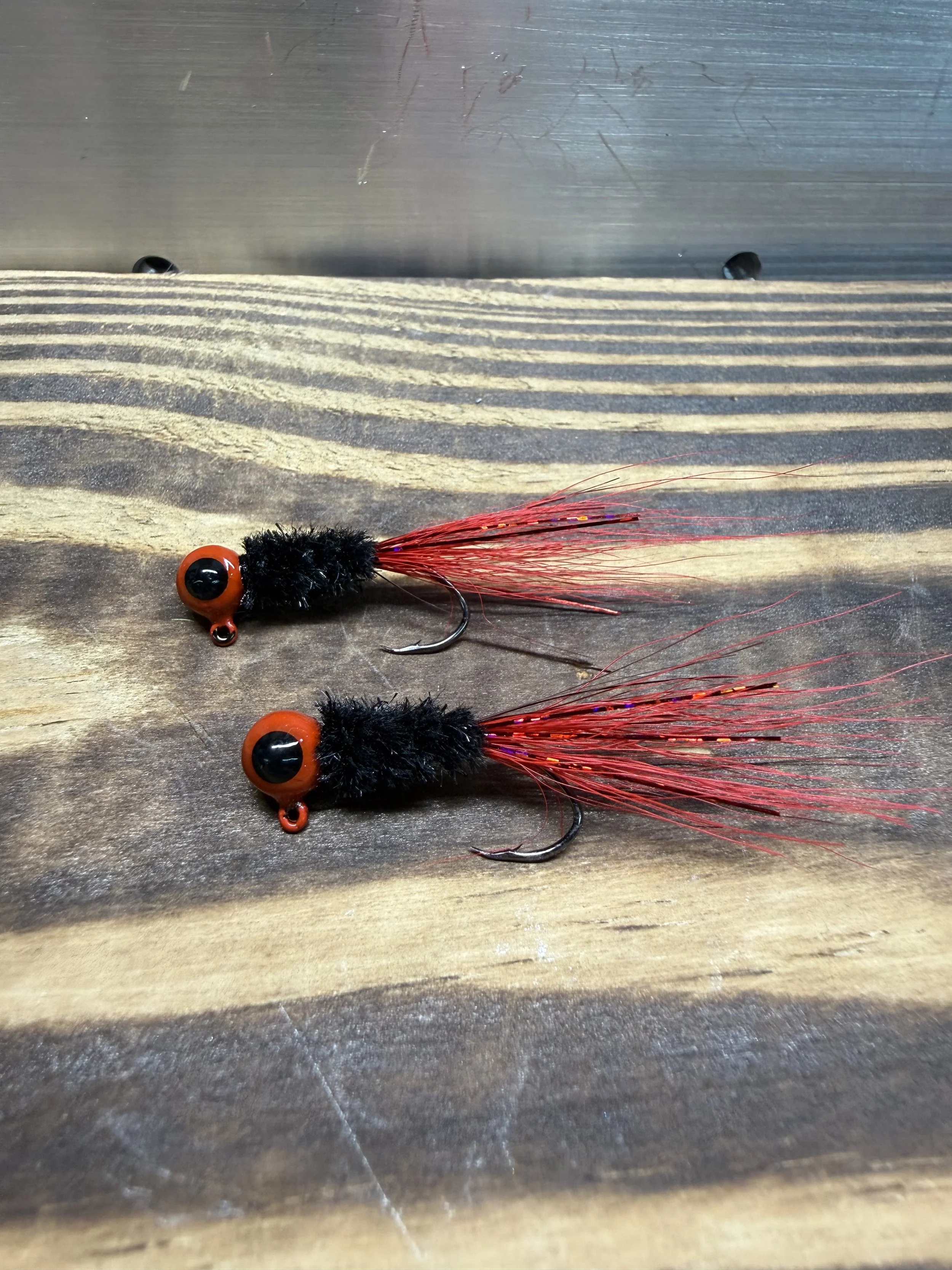 Bucktail crappie jig (Black Widow)