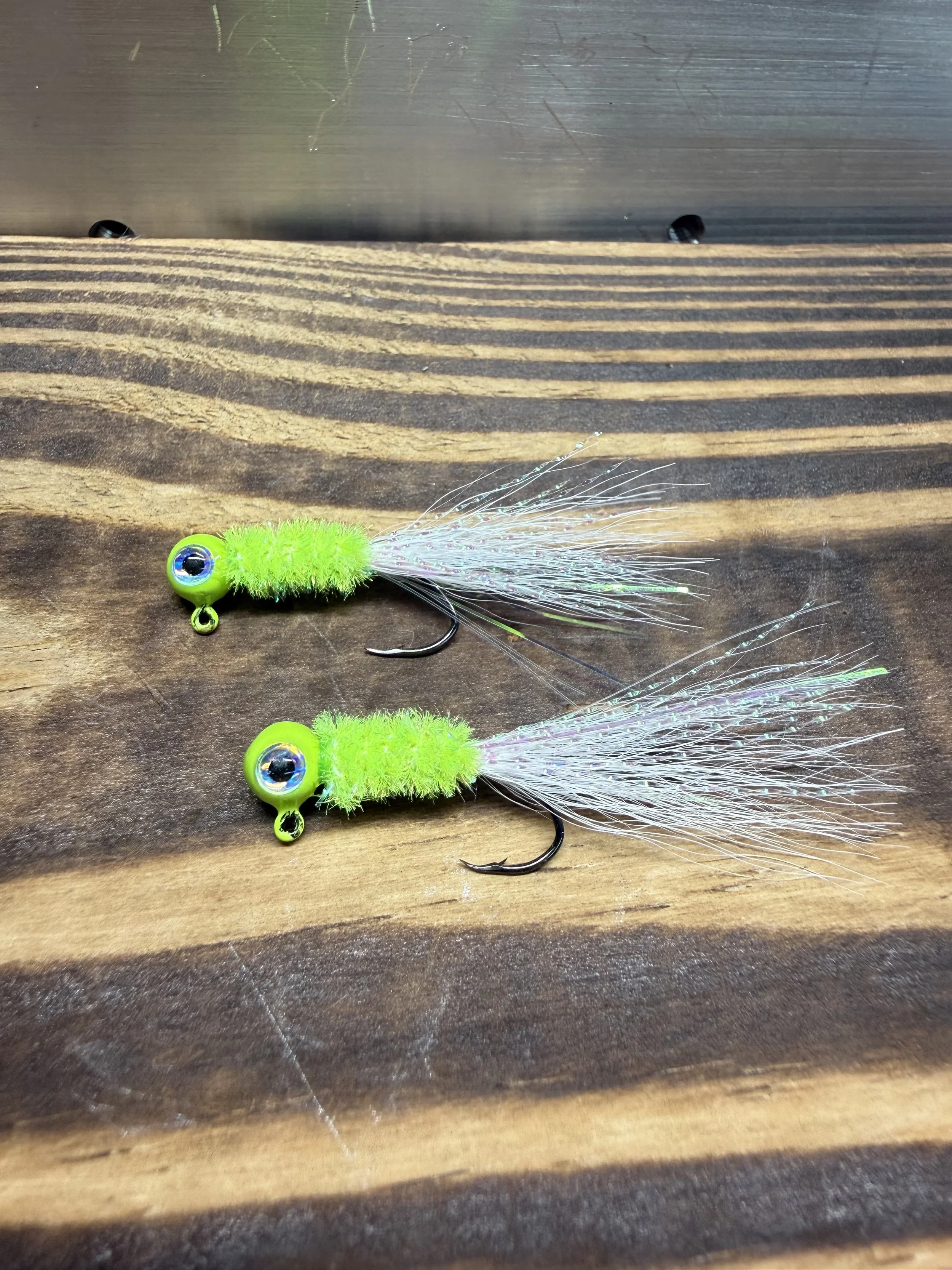 Bucktail crappie jig (Pearl Tail)