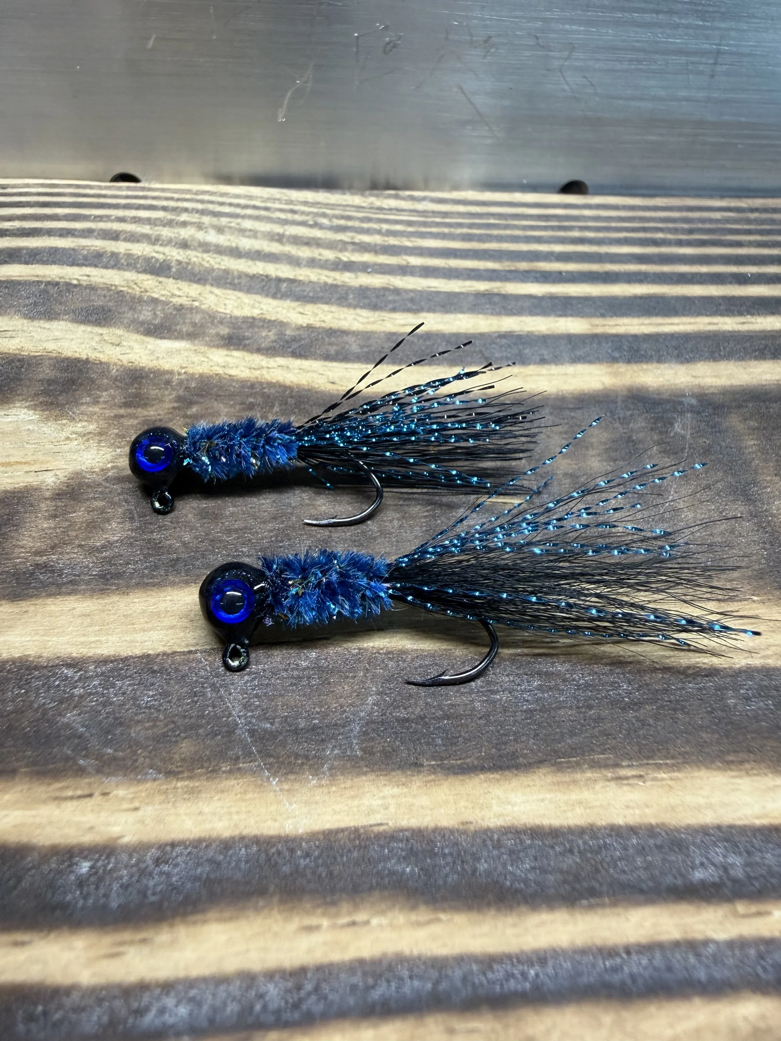 Bucktail crappie jig (Black & Blue)