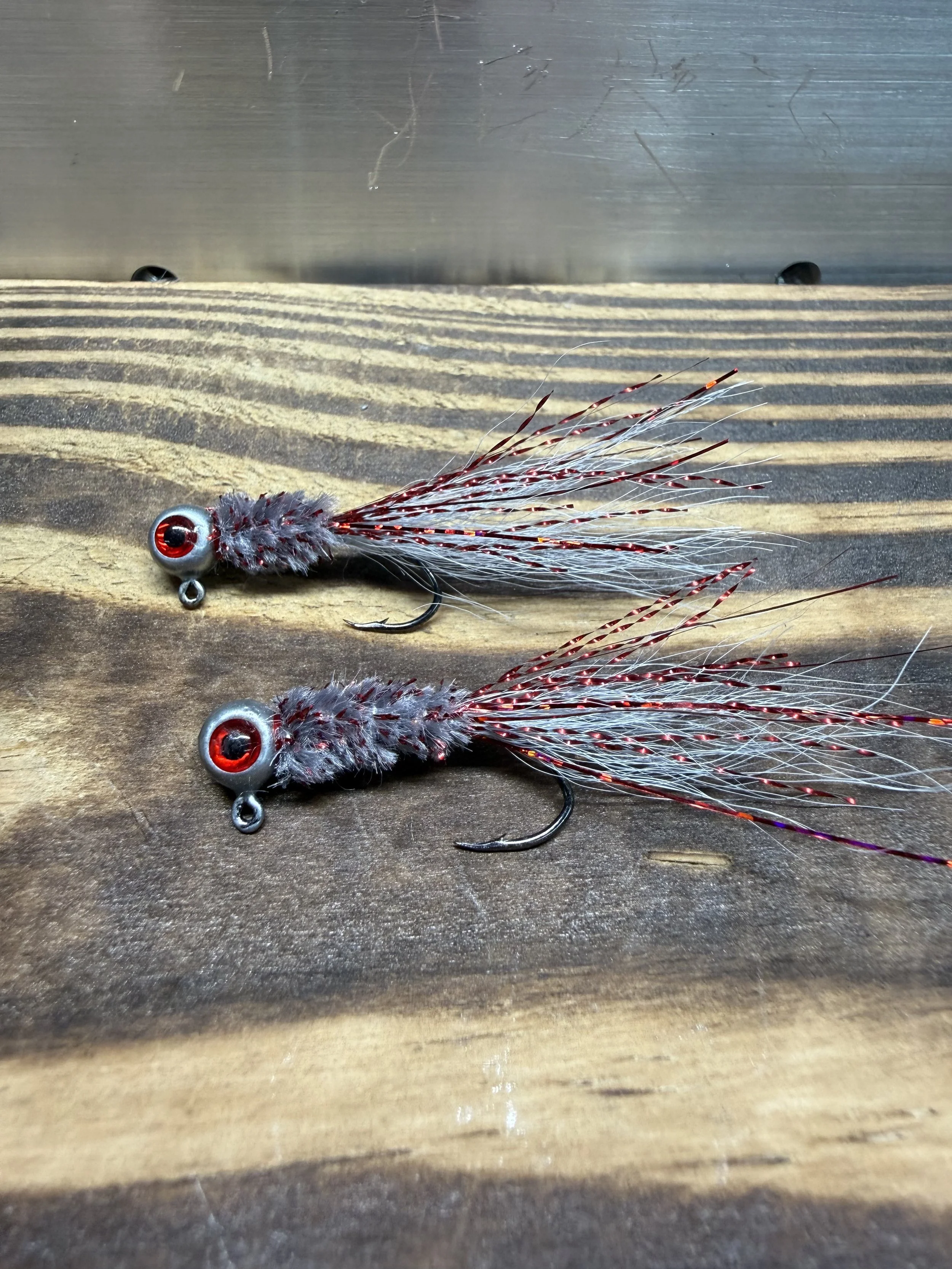 Bucktail crappie jig (Bleeding Shad)