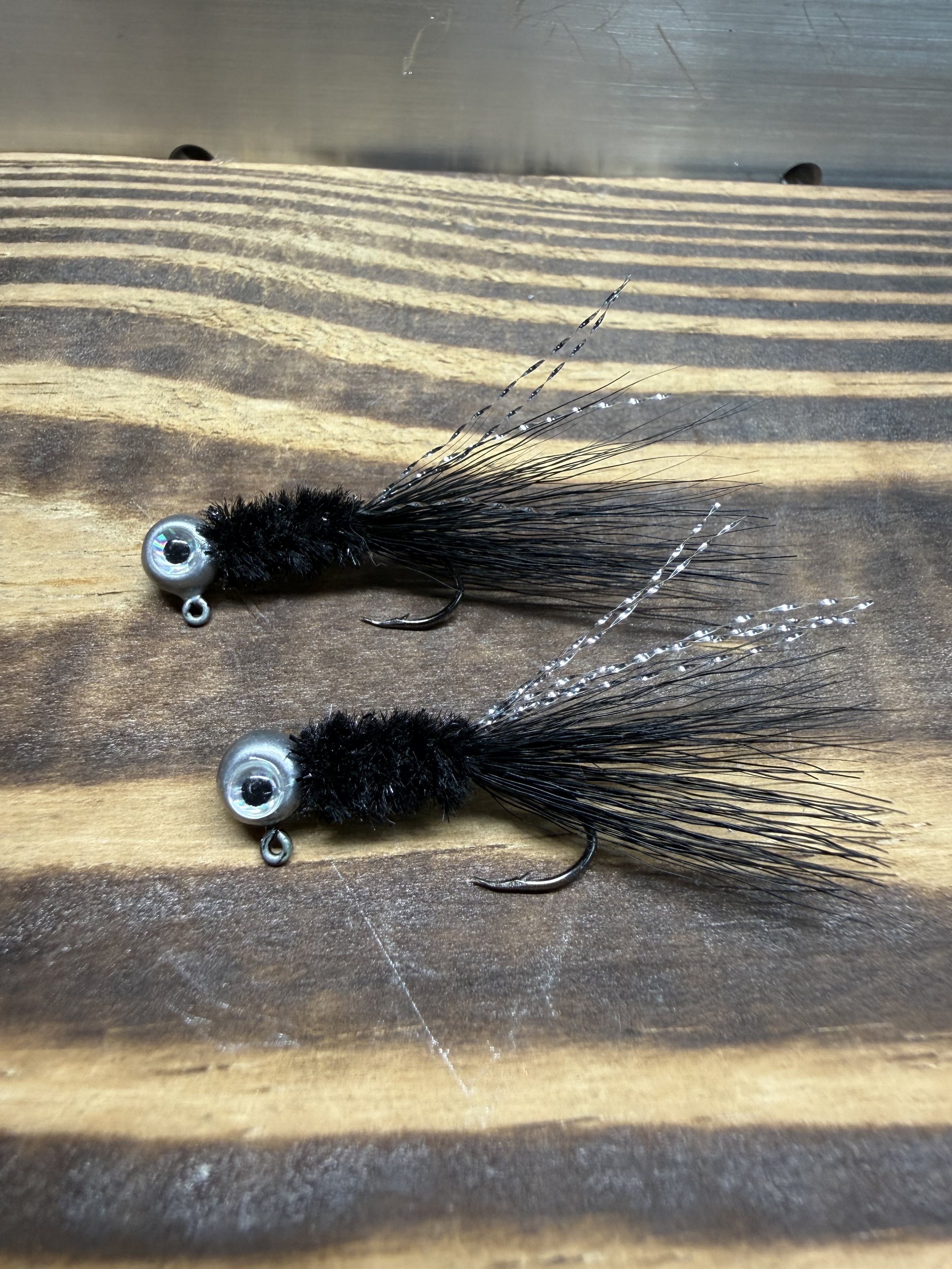 Bucktail crappie jig (Dark Shad)